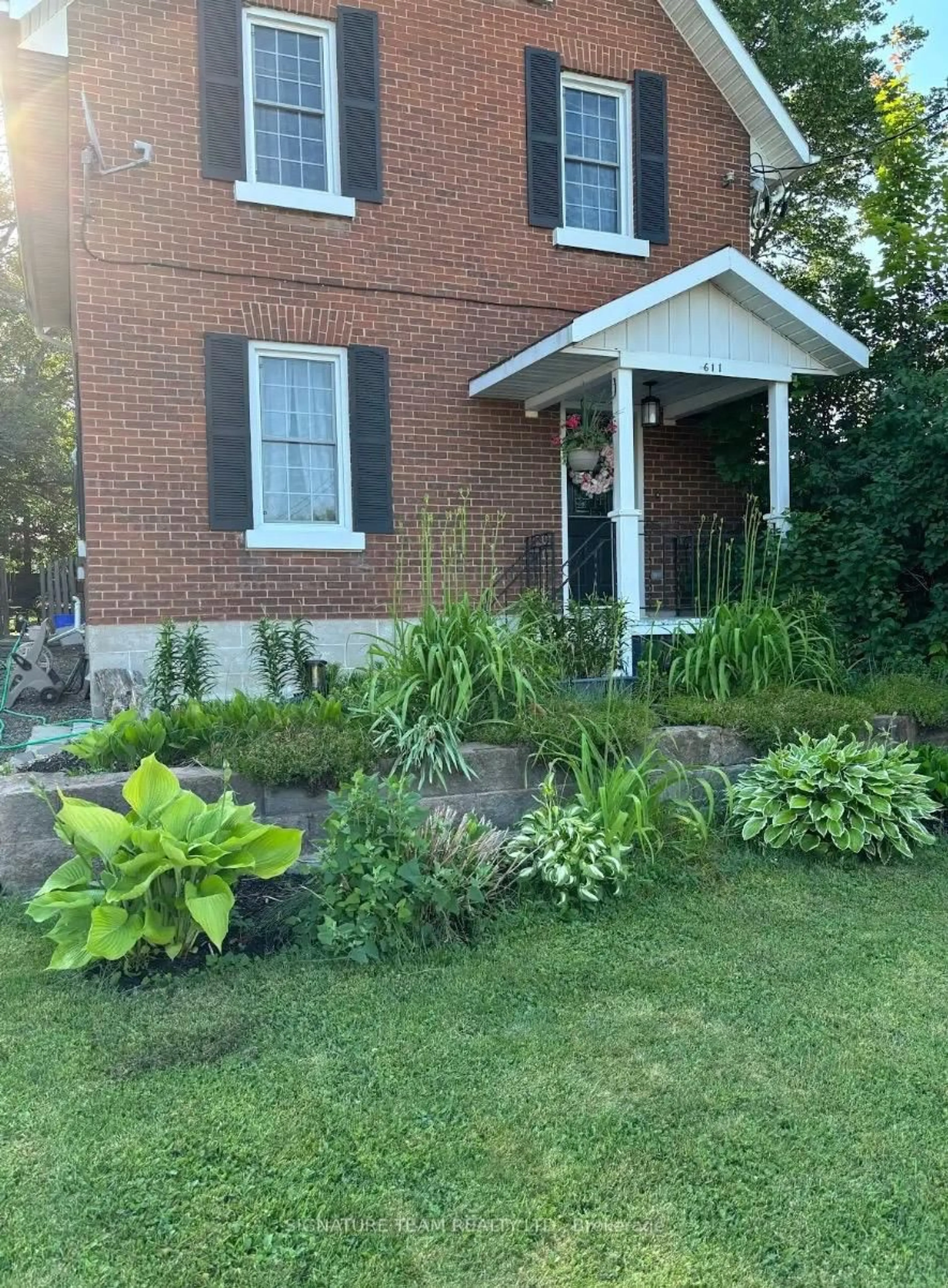 Home with brick exterior material, street for 611 Eganville Rd, Pembroke Ontario K8A 4G1