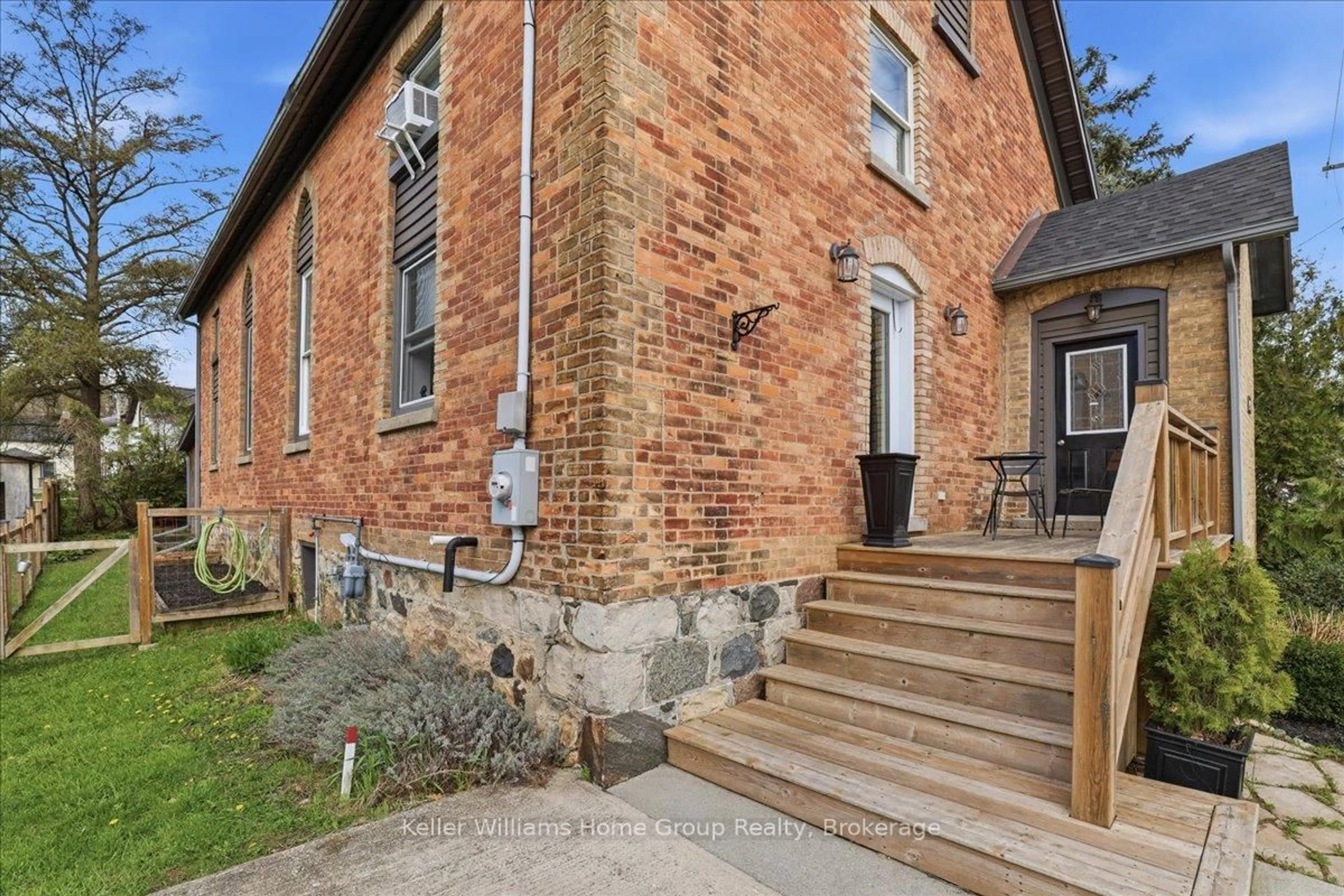 Home with brick exterior material, building for 44 2nd Ave, Arran-Elderslie Ontario N0G 1L0