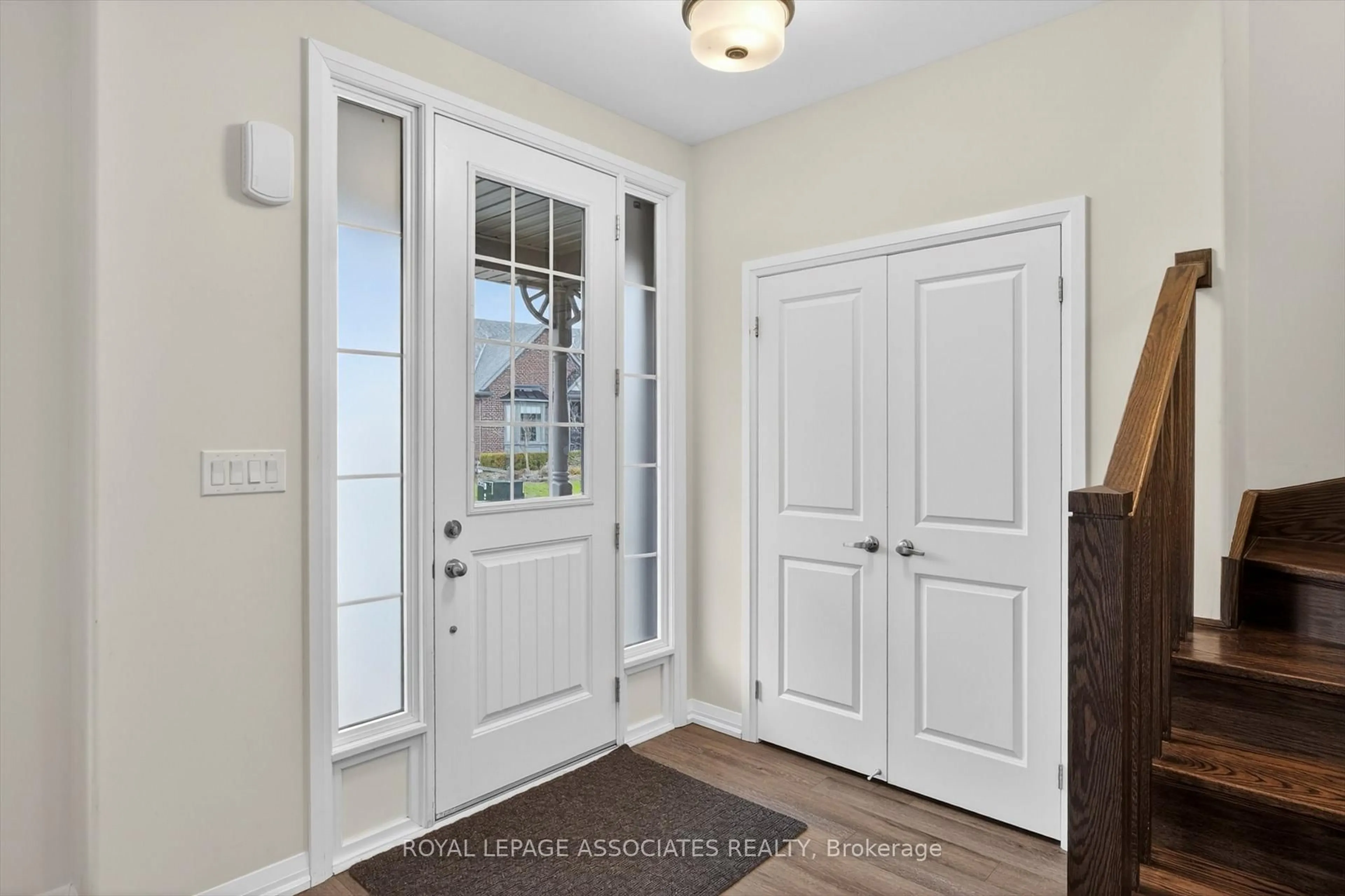 Indoor entryway for 1047 Rippingale Tr, Peterborough Ontario K9H 0J8