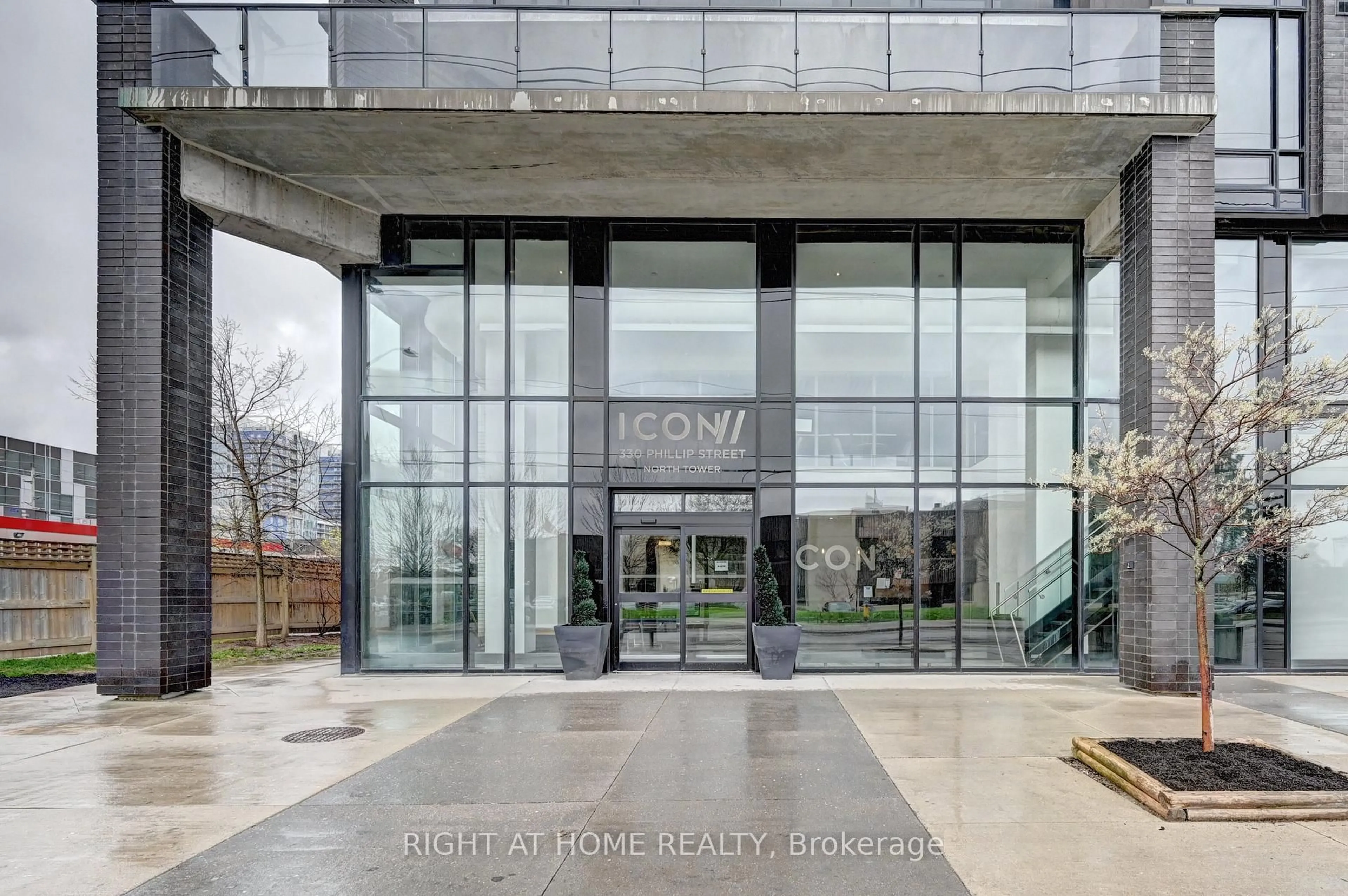 Indoor foyer for 330 Phillip St #N2207, Waterloo Ontario N2L 3W9