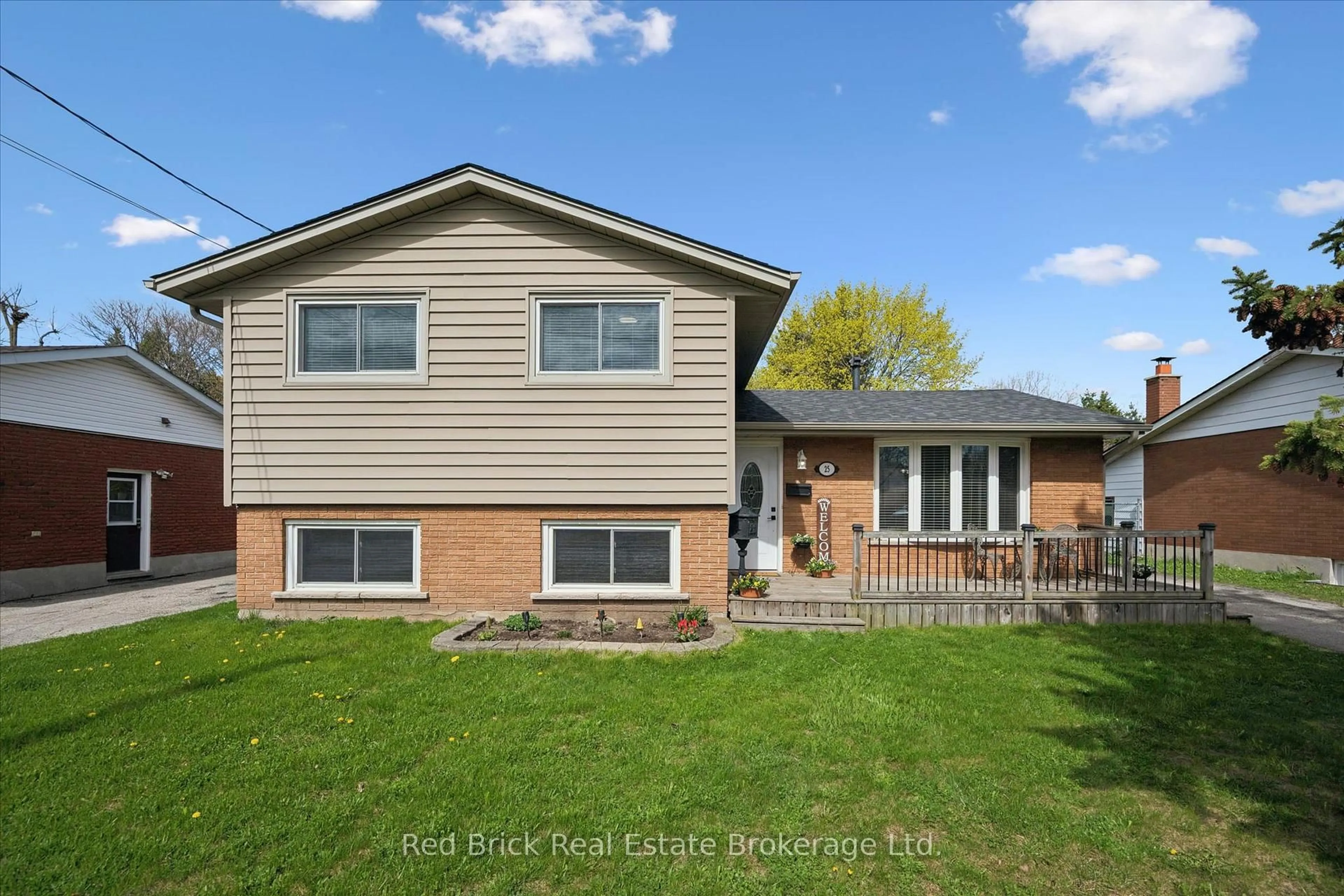Home with vinyl exterior material, street for 25 Hastings Blvd, Guelph Ontario N1E 4G3