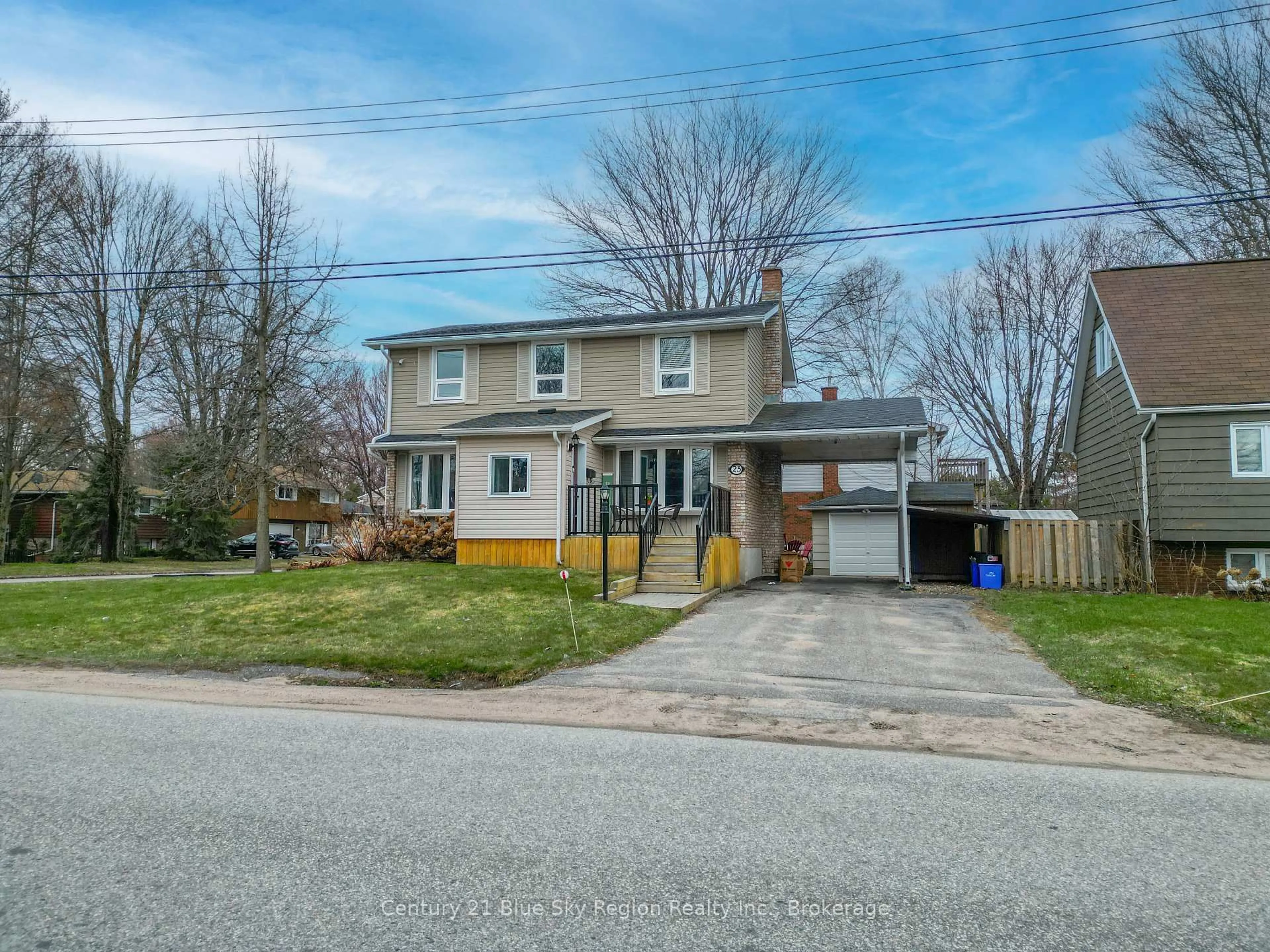 A pic from outside/outdoor area/front of a property/back of a property/a pic from drone, street for 25 Rowe Ave, North Bay Ontario P1A 1W8
