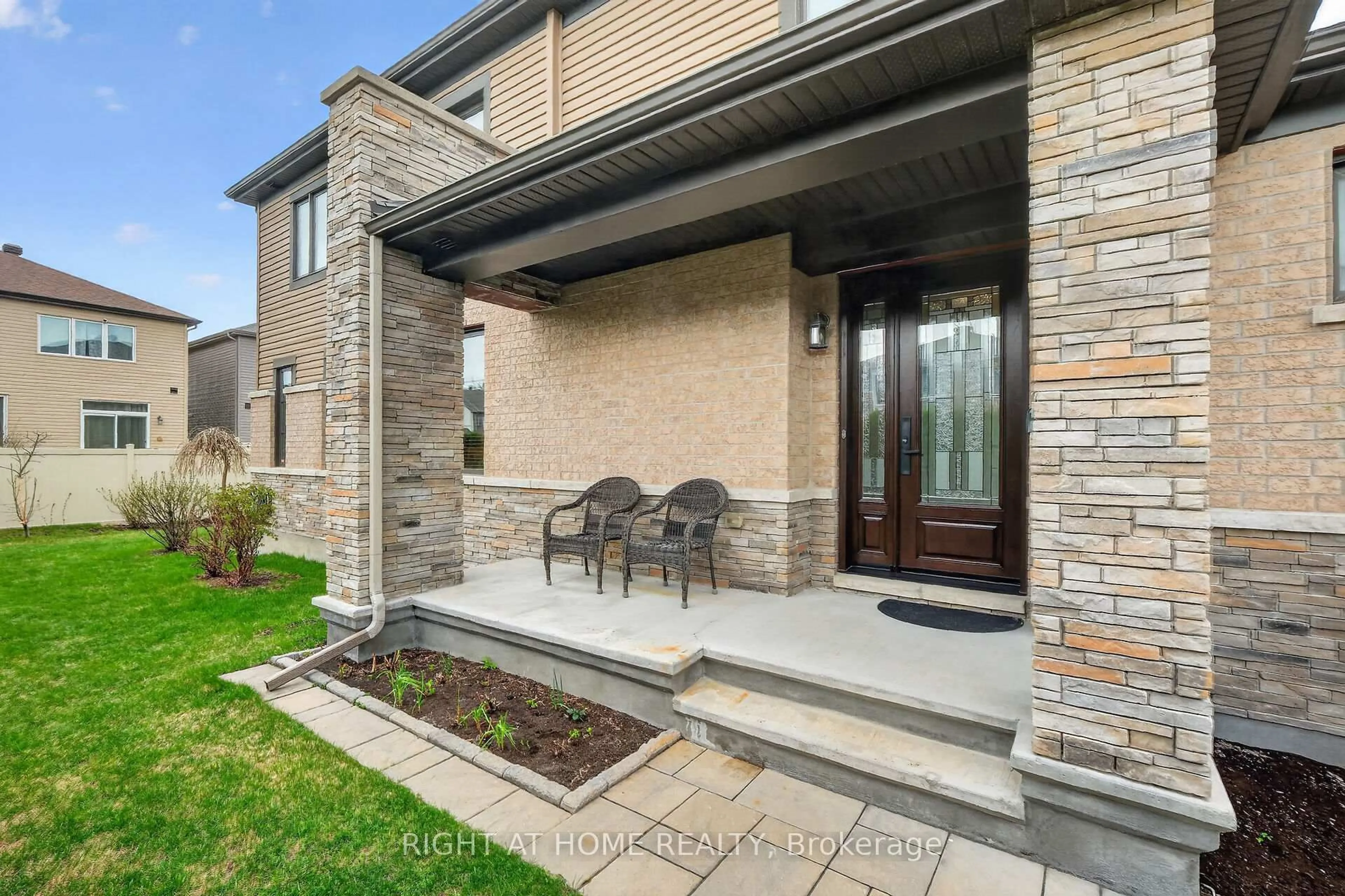 Home with brick exterior material, street for 44 Hawks Landing Cres, Stittsville Ontario K2S 1W1