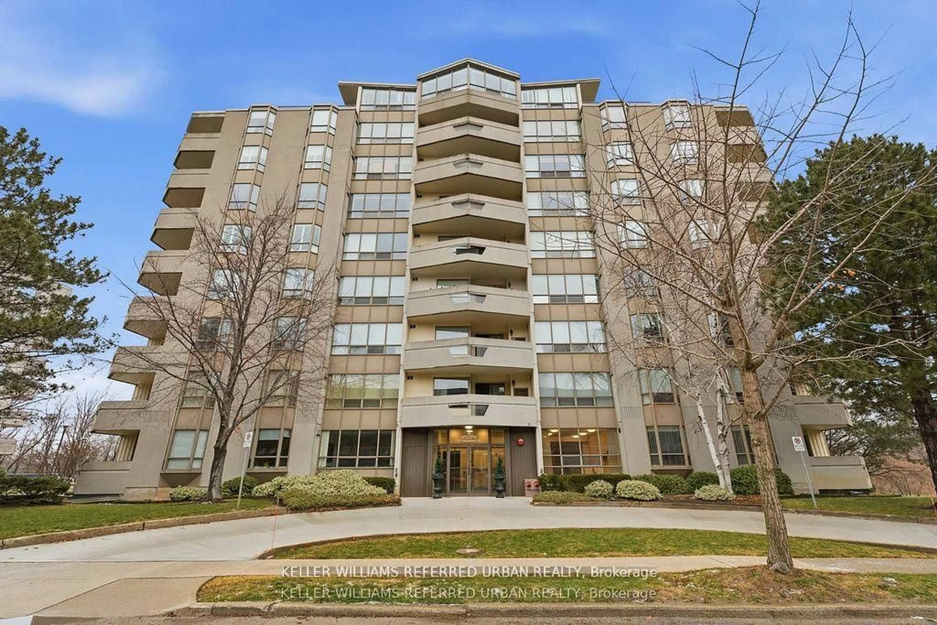 Indoor foyer for 8 Village Green Blvd #208, Hamilton Ontario L8G 5B8