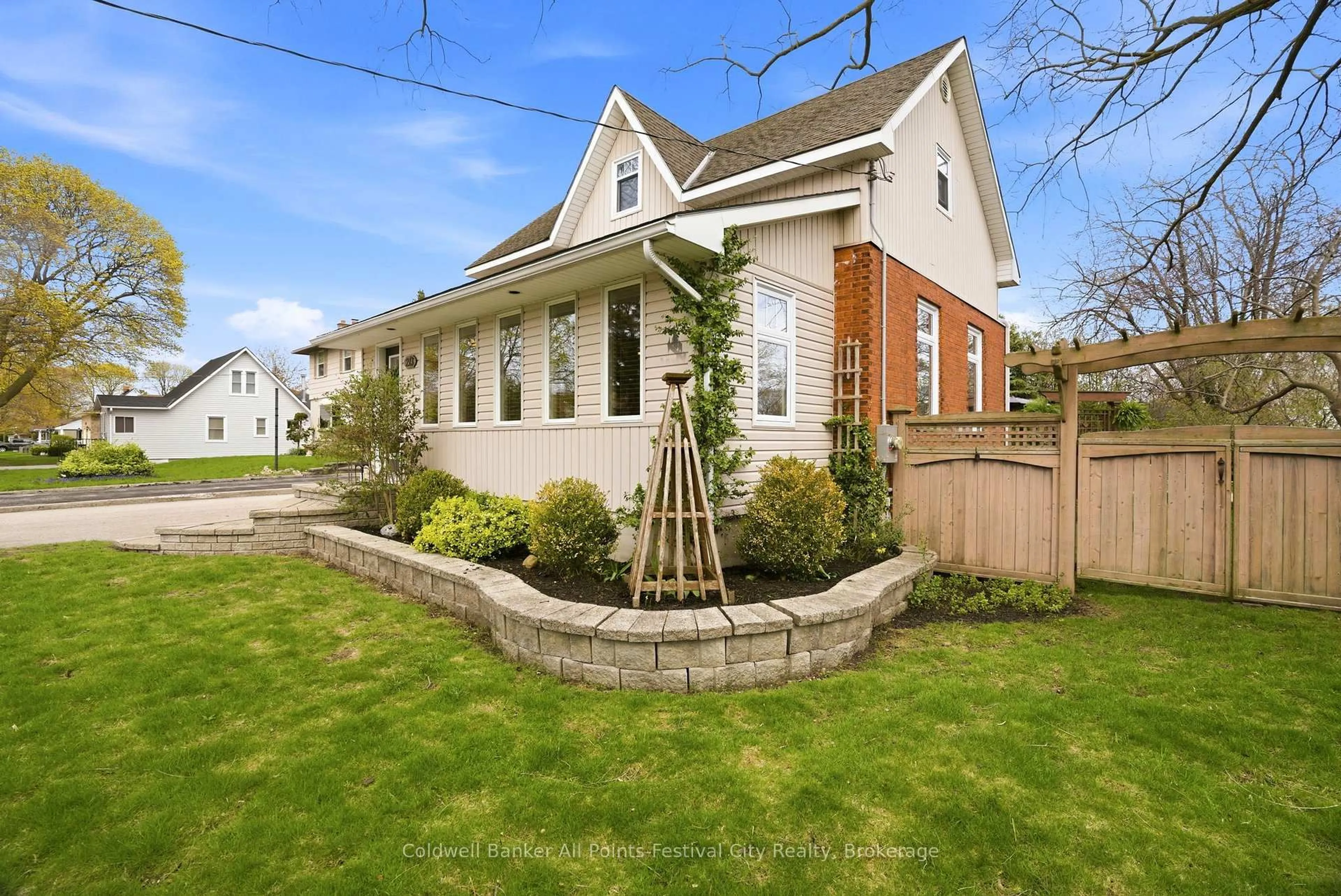 Home with brick exterior material, street for 213 Warren St, Goderich Ontario N7A 3W7