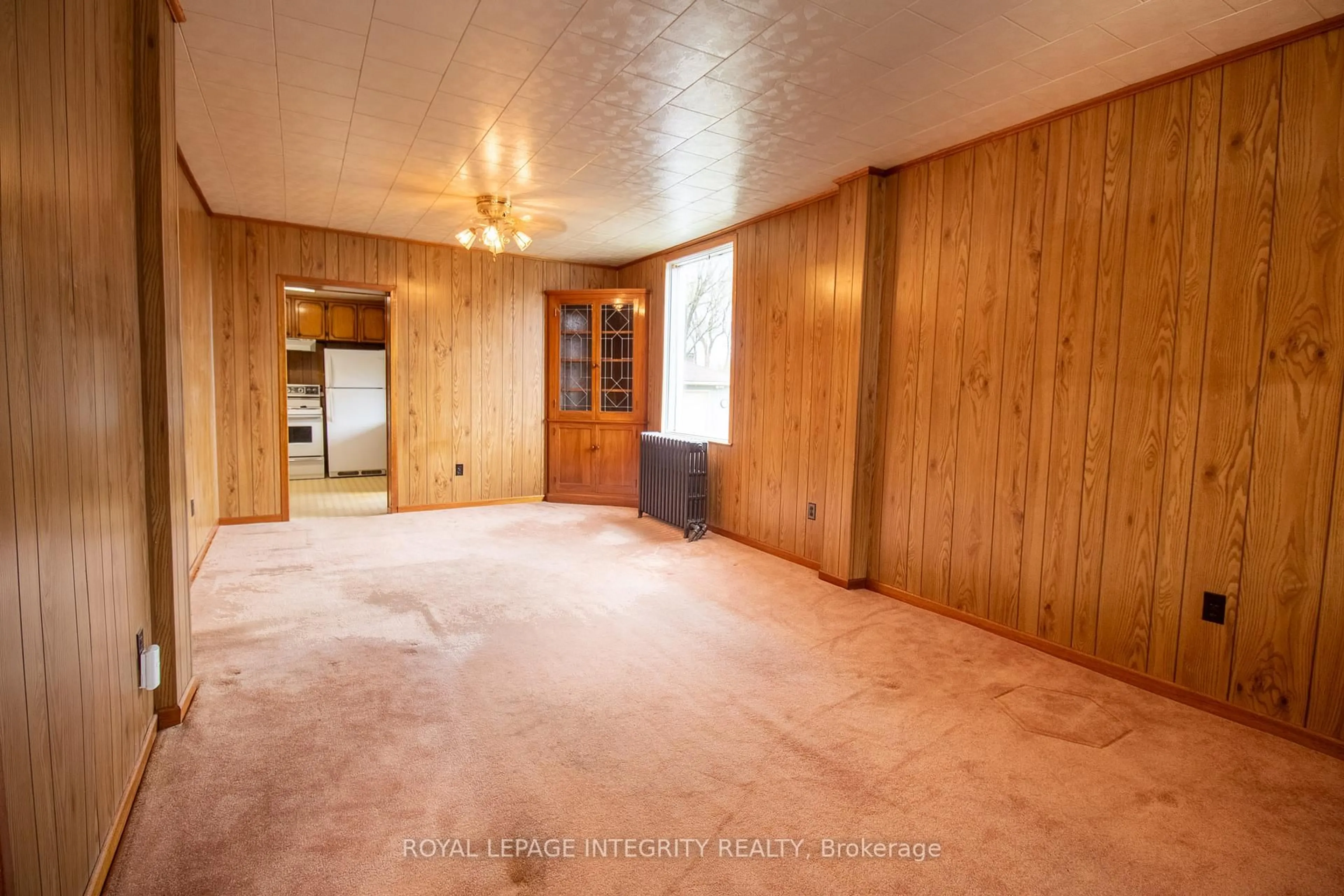 A pic of a room for 15 James St, Smiths Falls Ontario K7A 1W7