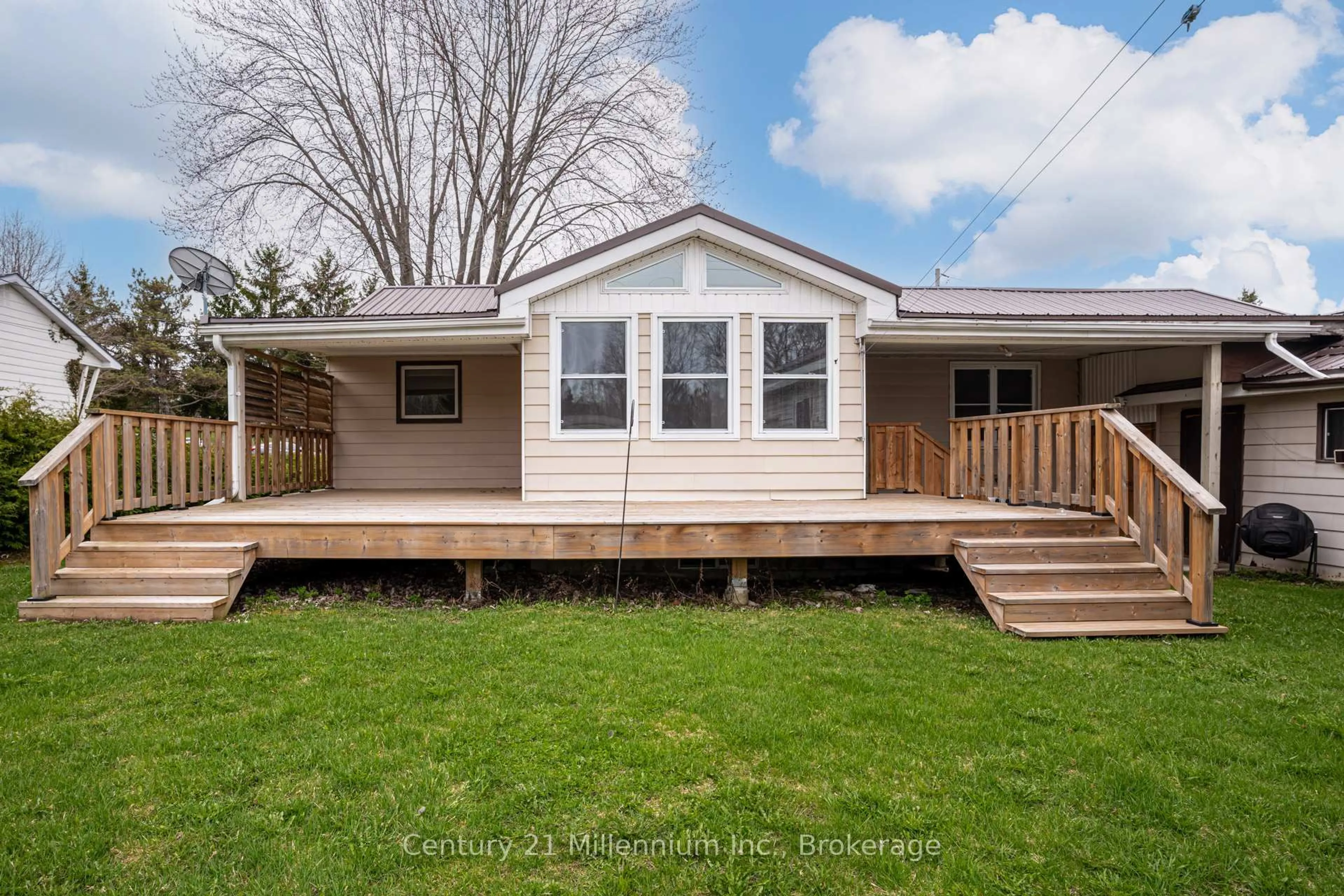 Home with vinyl exterior material, street for 371 Hunter St, South Bruce Peninsula Ontario N0H 2T0