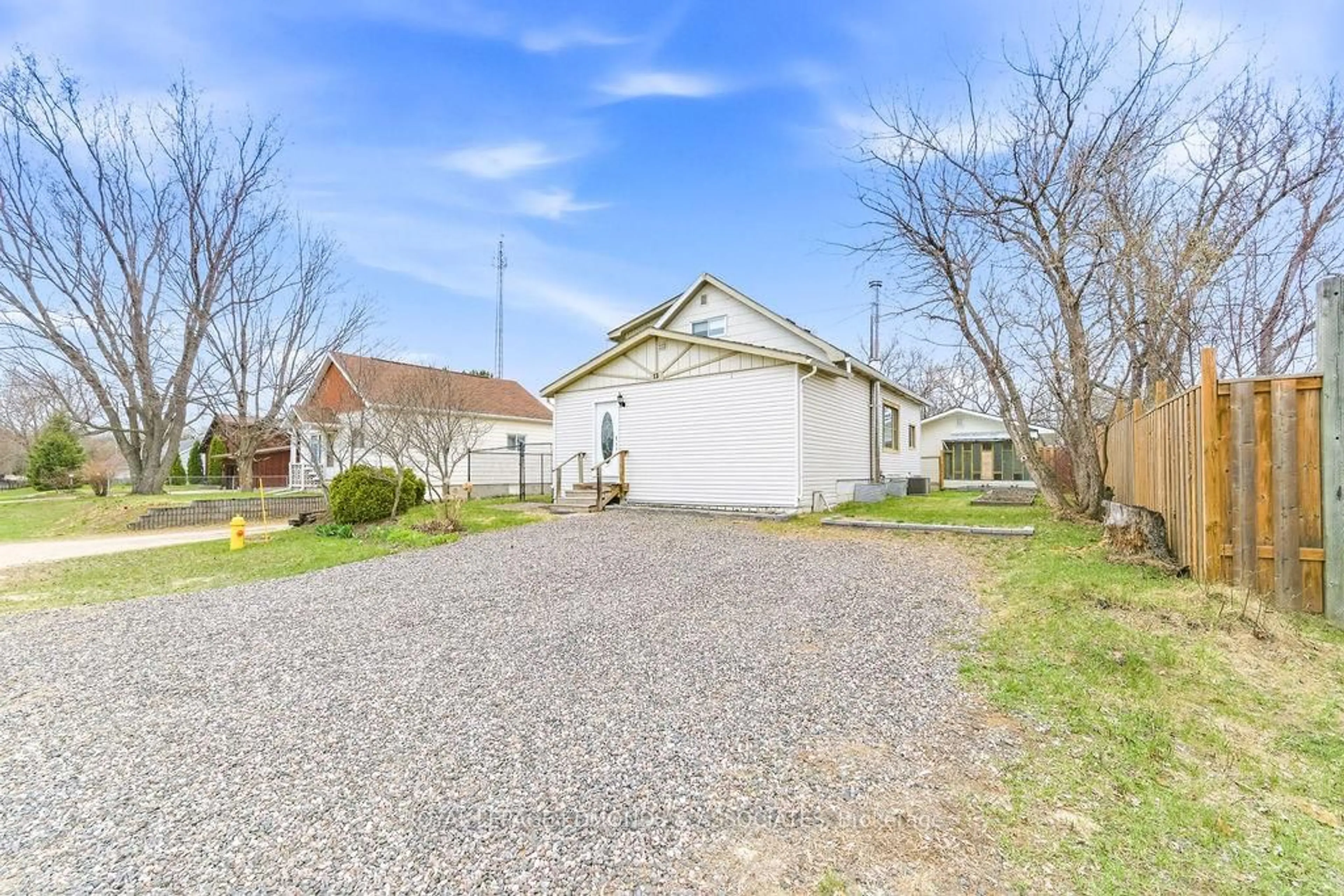 A pic from outside/outdoor area/front of a property/back of a property/a pic from drone, street for 13 Church St, Chalk River Ontario K0J 1J0