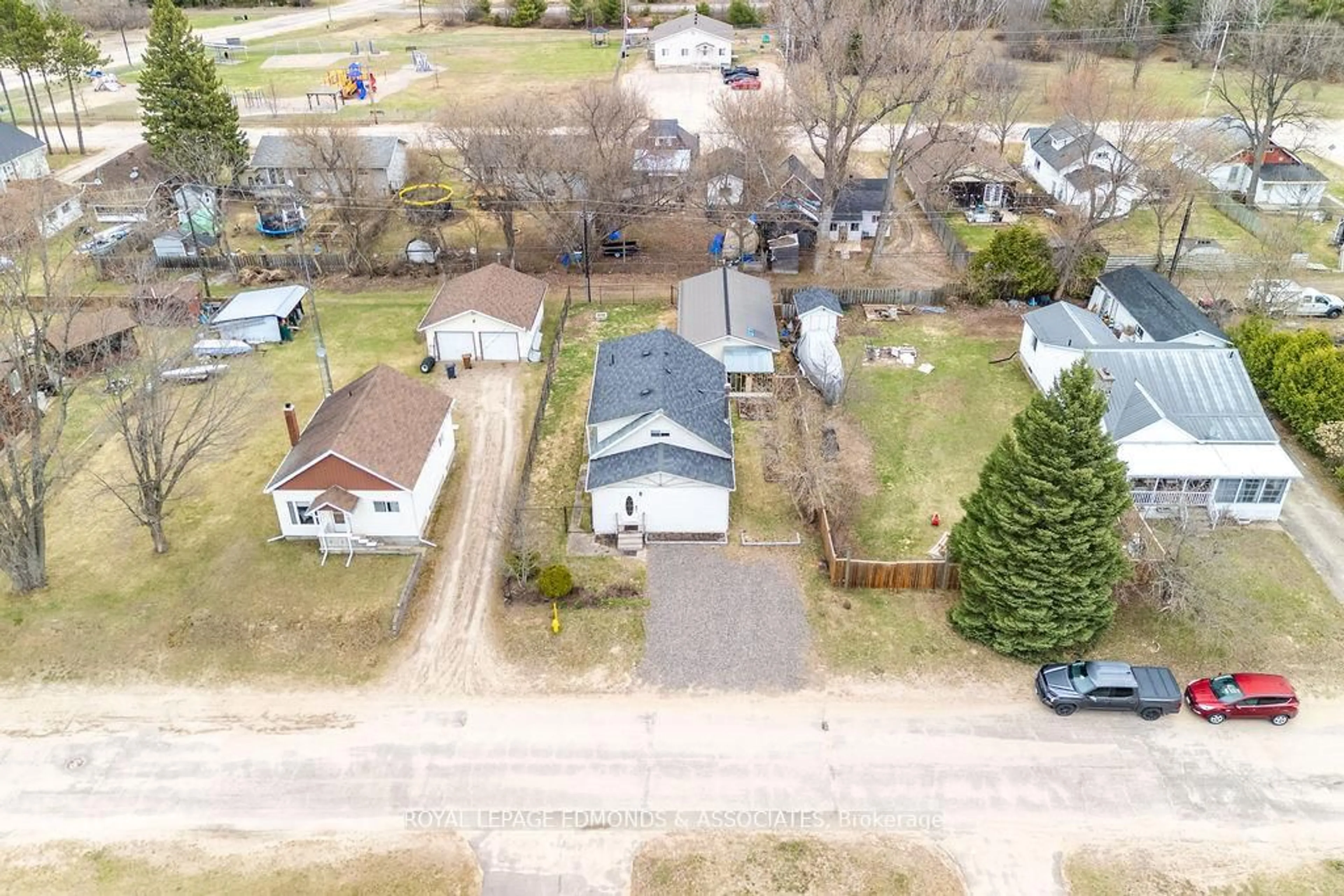 A pic from outside/outdoor area/front of a property/back of a property/a pic from drone, street for 13 Church St, Chalk River Ontario K0J 1J0