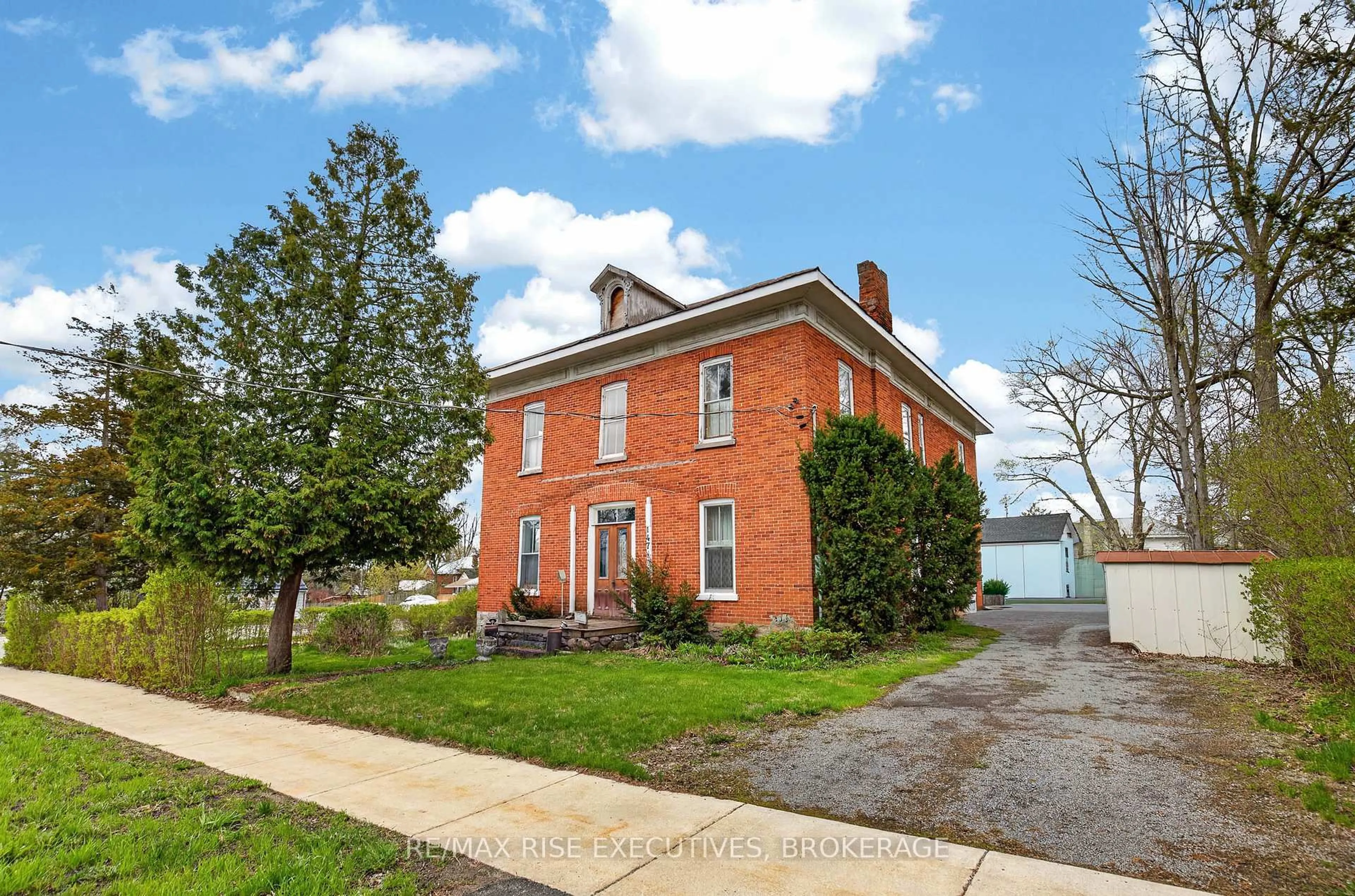 Home with brick exterior material, street for 147 St George St, Deseronto Ontario K0K 1X0