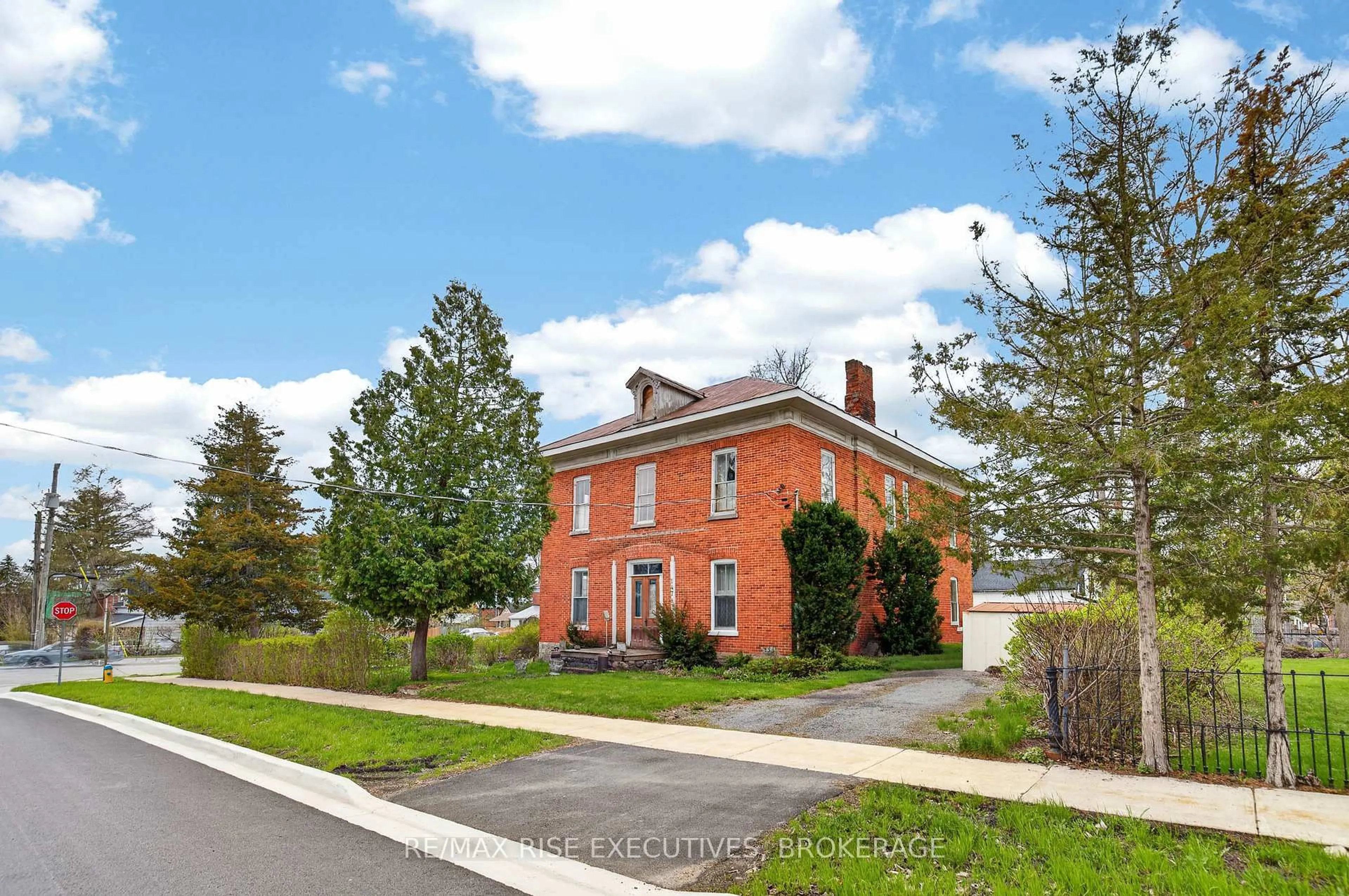 Home with brick exterior material, street for 147 St George St, Deseronto Ontario K0K 1X0