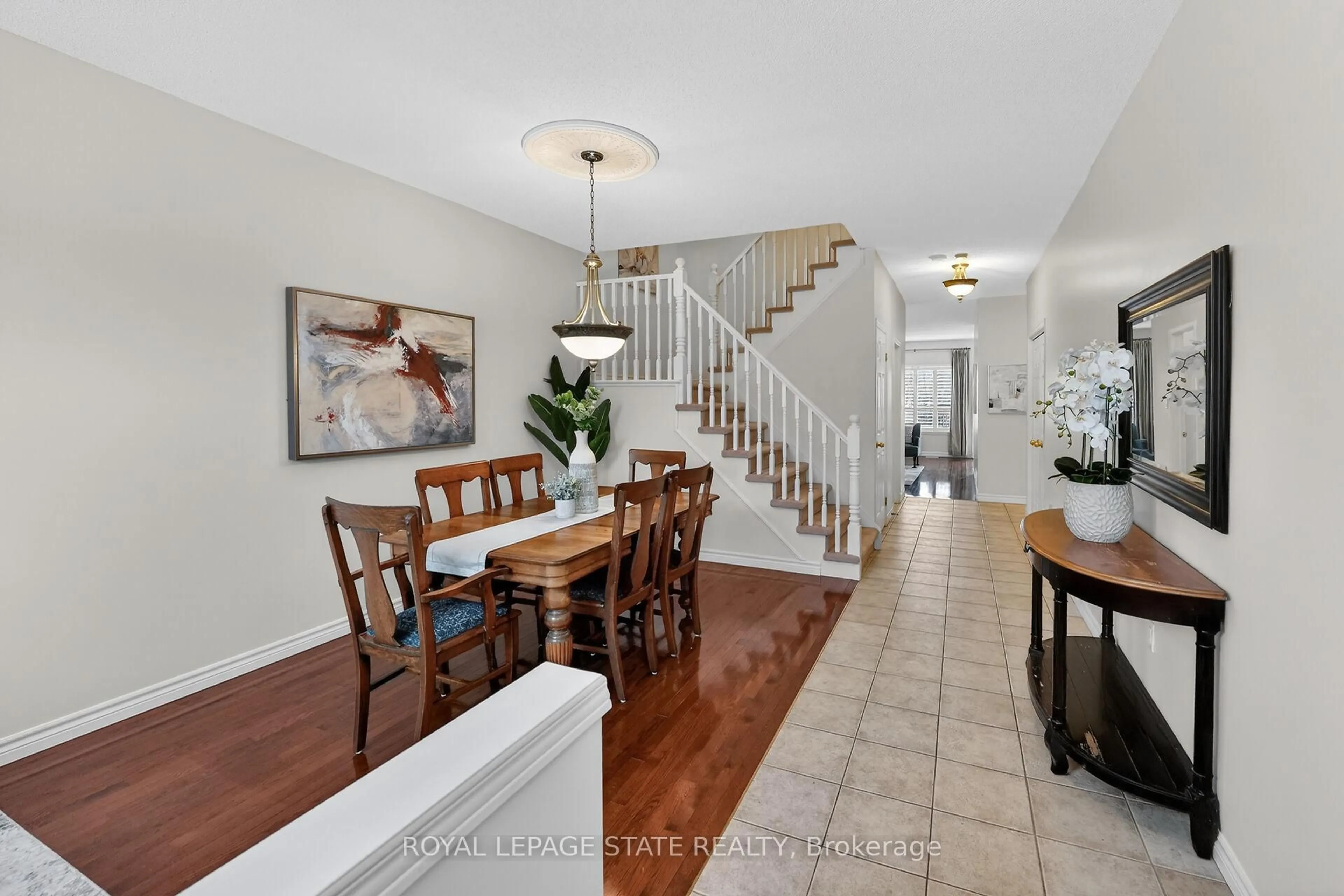 Dining room, ceramic/tile floor for 83 Morrison Cres, Grimsby Ontario L3M 5K5