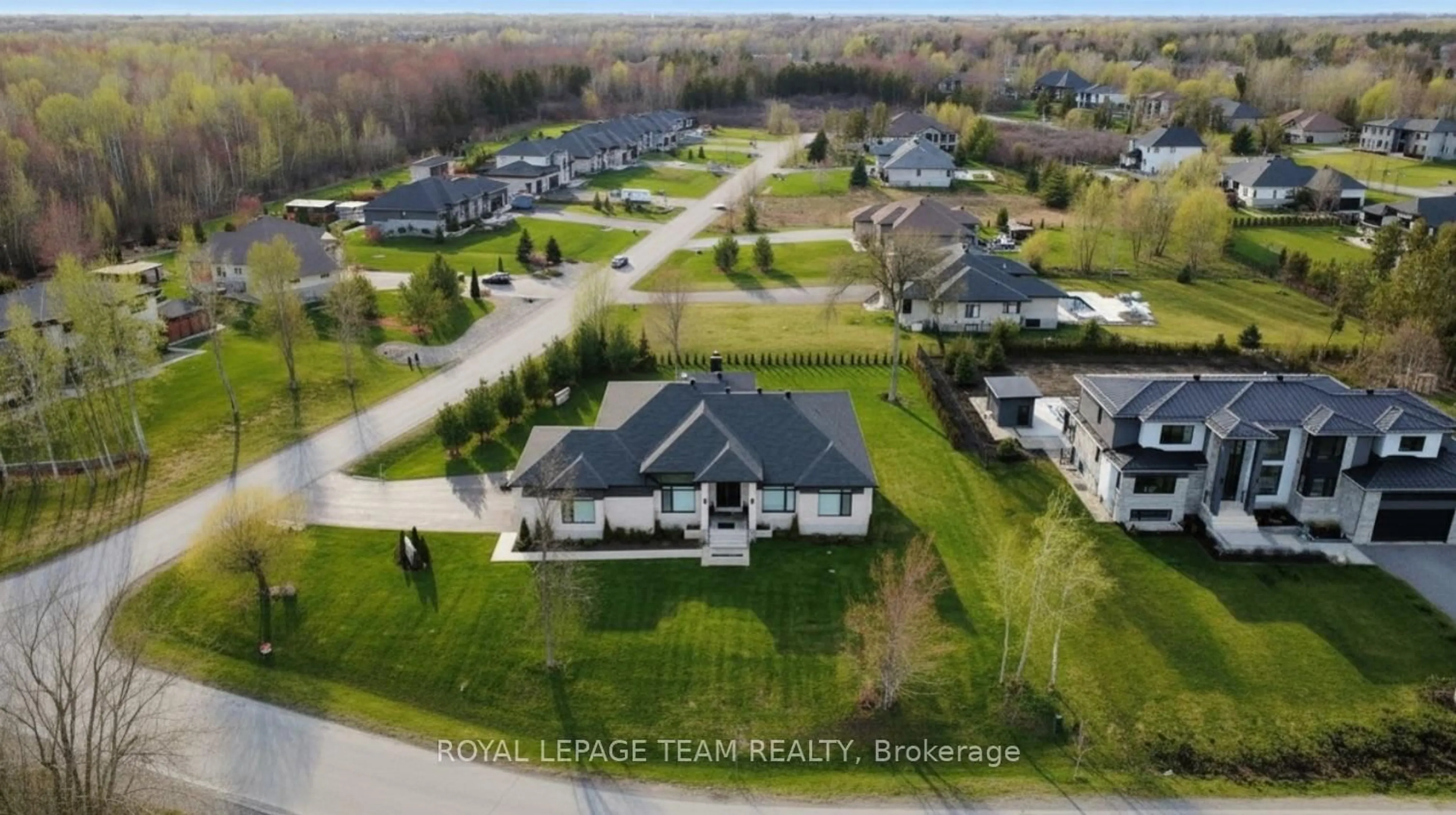 A pic from outside/outdoor area/front of a property/back of a property/a pic from drone, street for 6865 Pebble Trail Way, Ottawa Ontario K4P 0C4