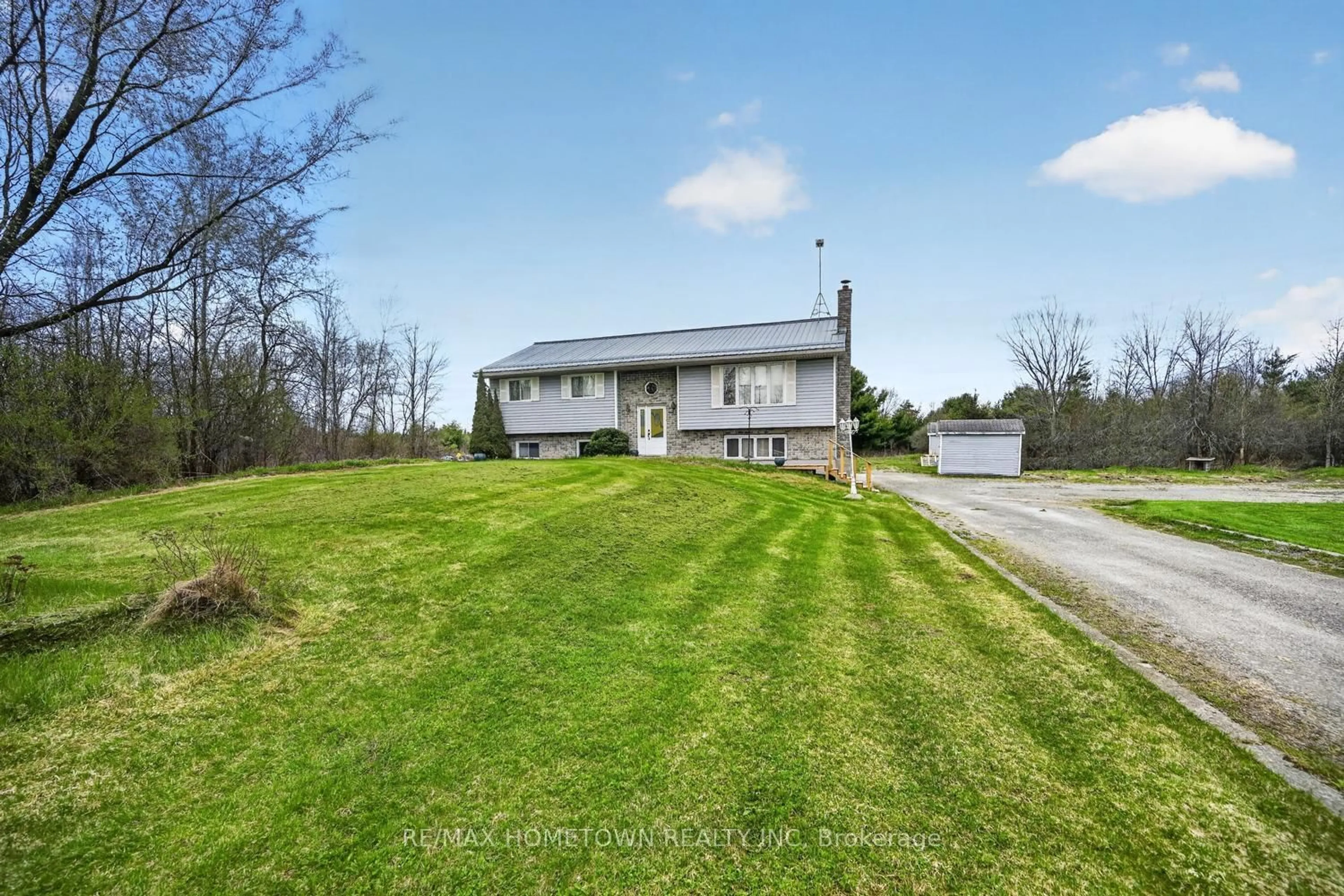 A pic from outside/outdoor area/front of a property/back of a property/a pic from drone, unknown for 16 Graham Lake Rd, Front of Yonge Ontario K0E 1R0
