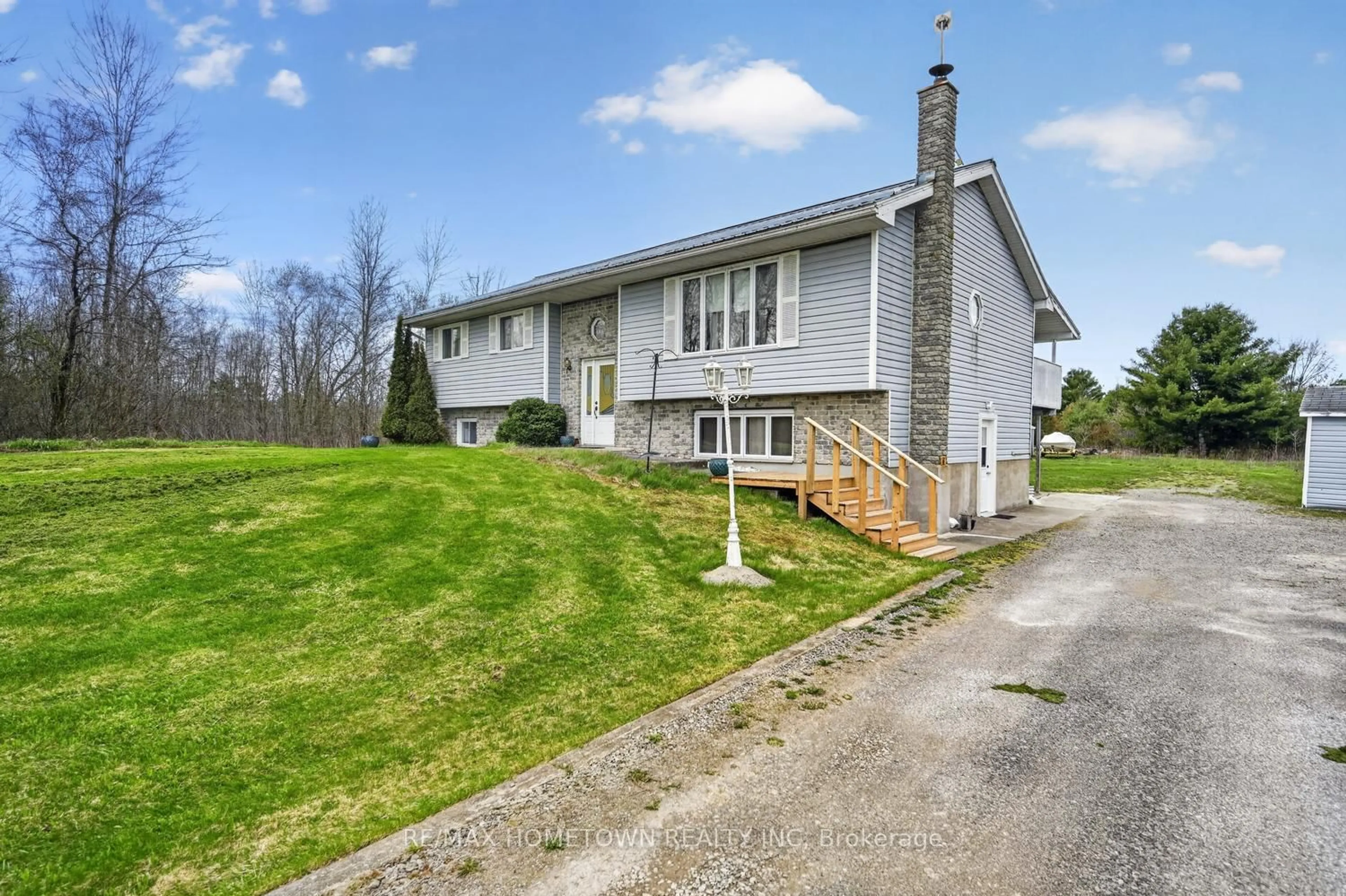 A pic from outside/outdoor area/front of a property/back of a property/a pic from drone, unknown for 16 Graham Lake Rd, Front of Yonge Ontario K0E 1R0