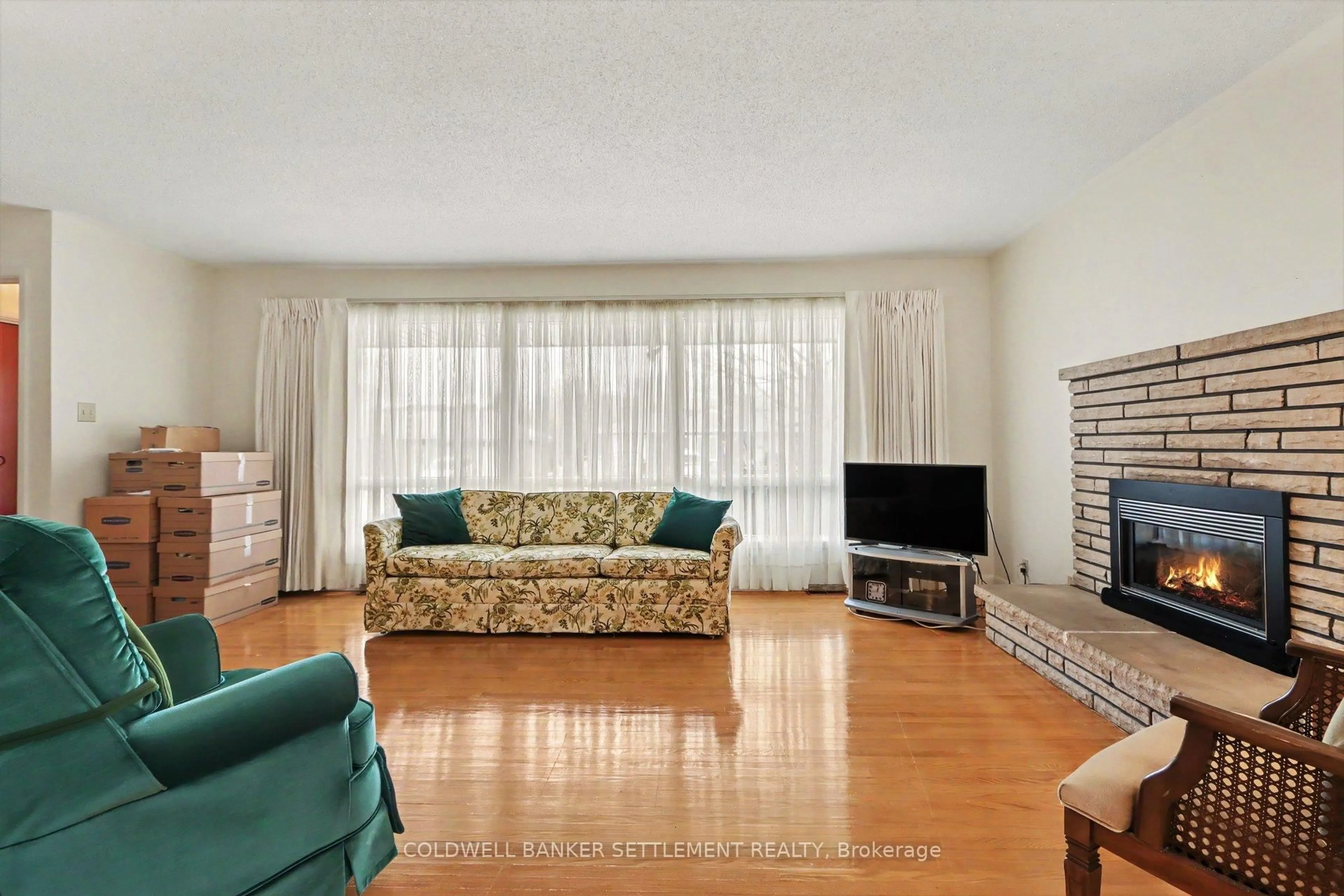 Living room with furniture, unknown for 2 Glenview Cres, Perth Ontario K7H 2L2