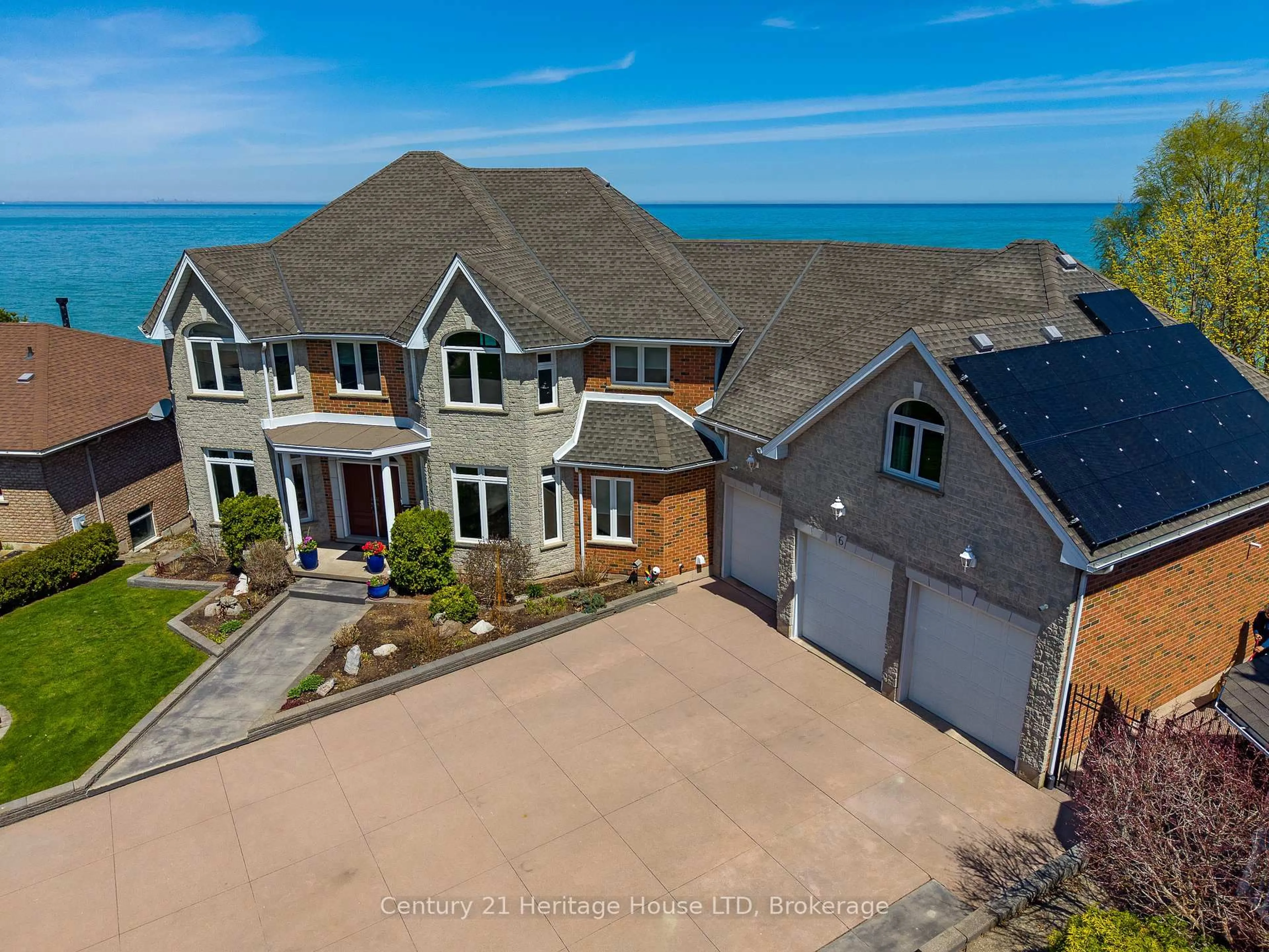 A pic from outside/outdoor area/front of a property/back of a property/a pic from drone, water/lake/river/ocean view for 6 Jacob's Landing, Grimsby Ontario L3M 5G7
