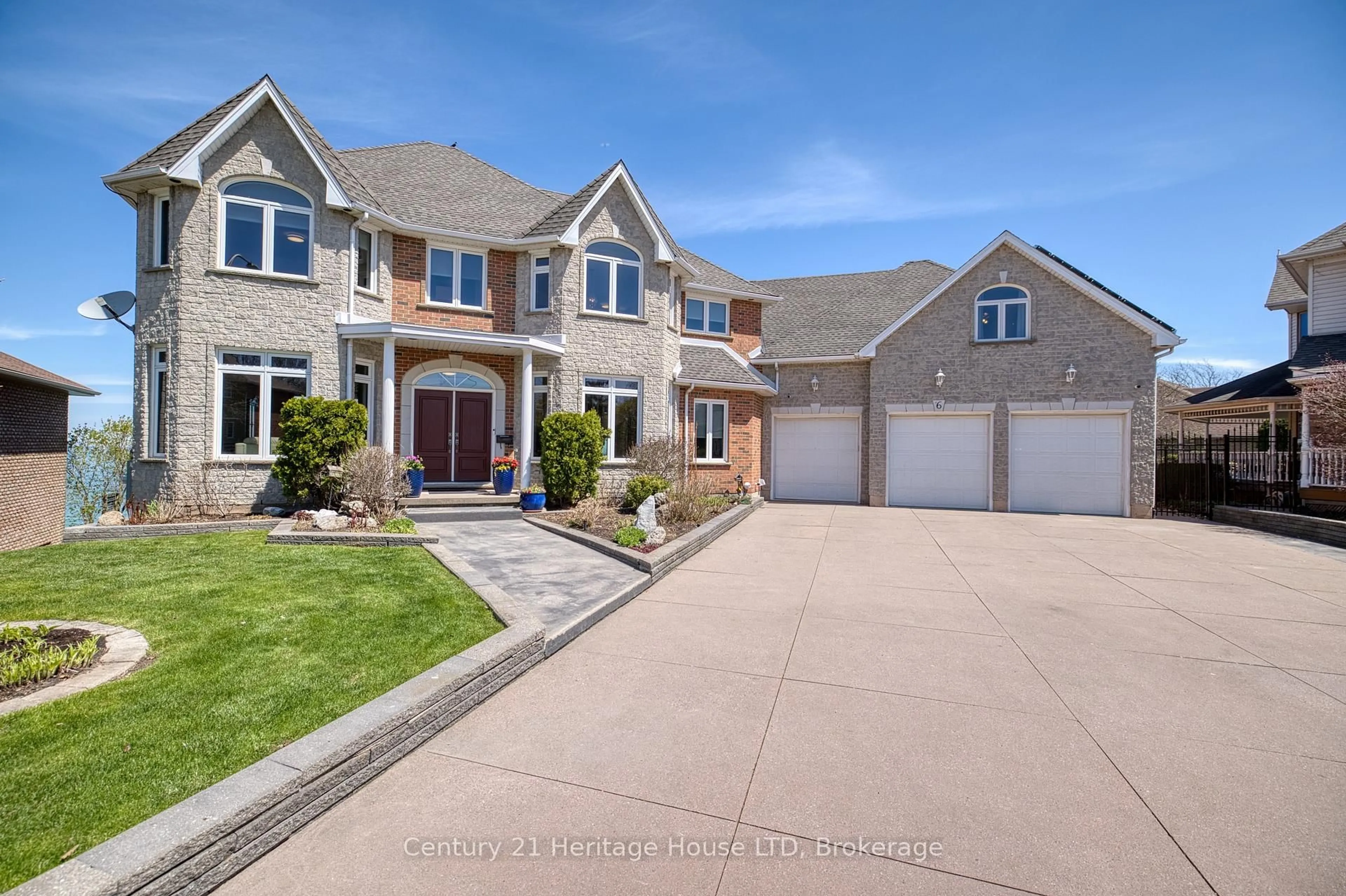 Unknown for 6 Jacob's Landing, Grimsby Ontario L3M 5G7