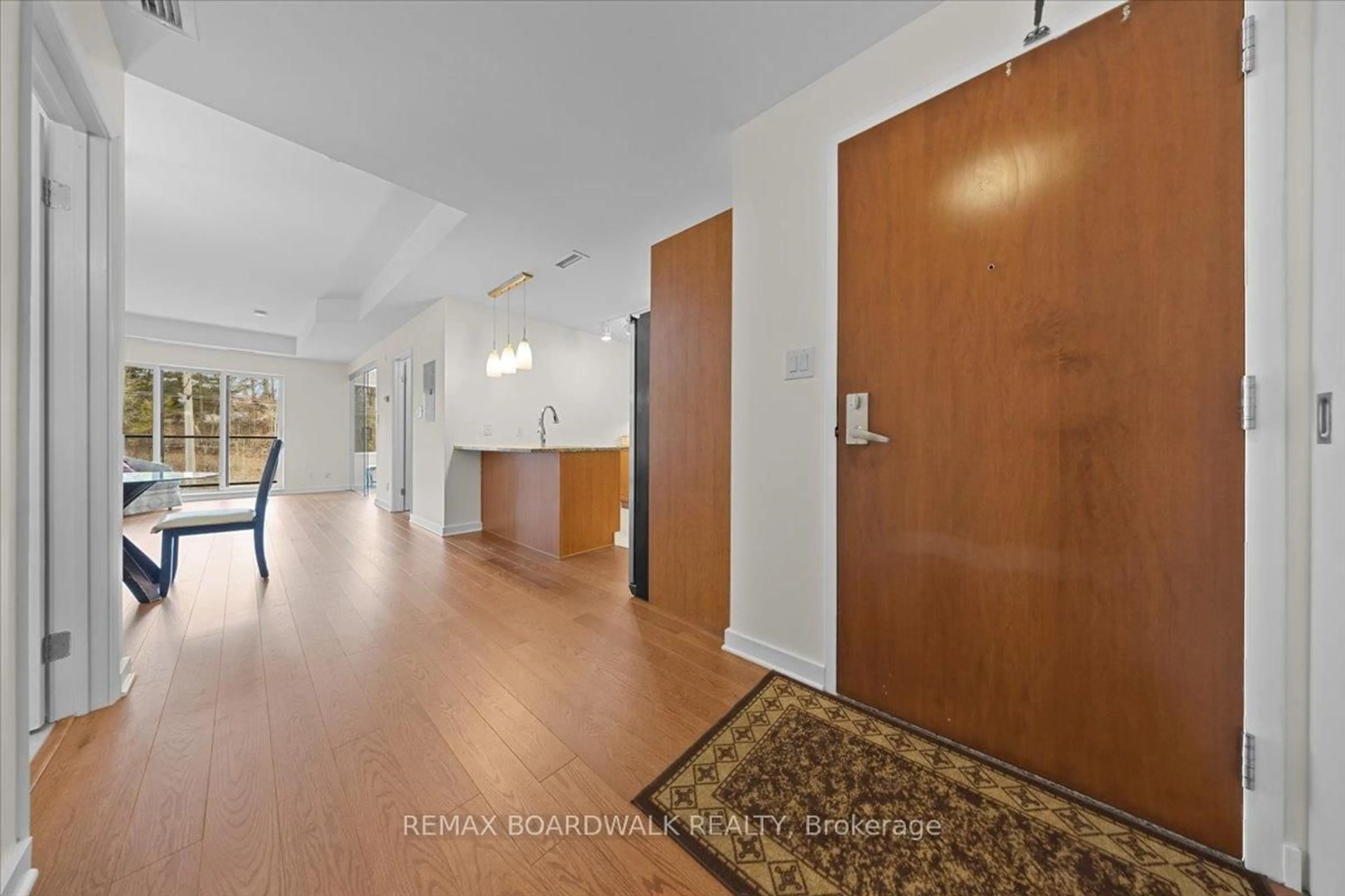 Indoor foyer for 310 Centrum Blvd #506, Ottawa Ontario K1E 0A3