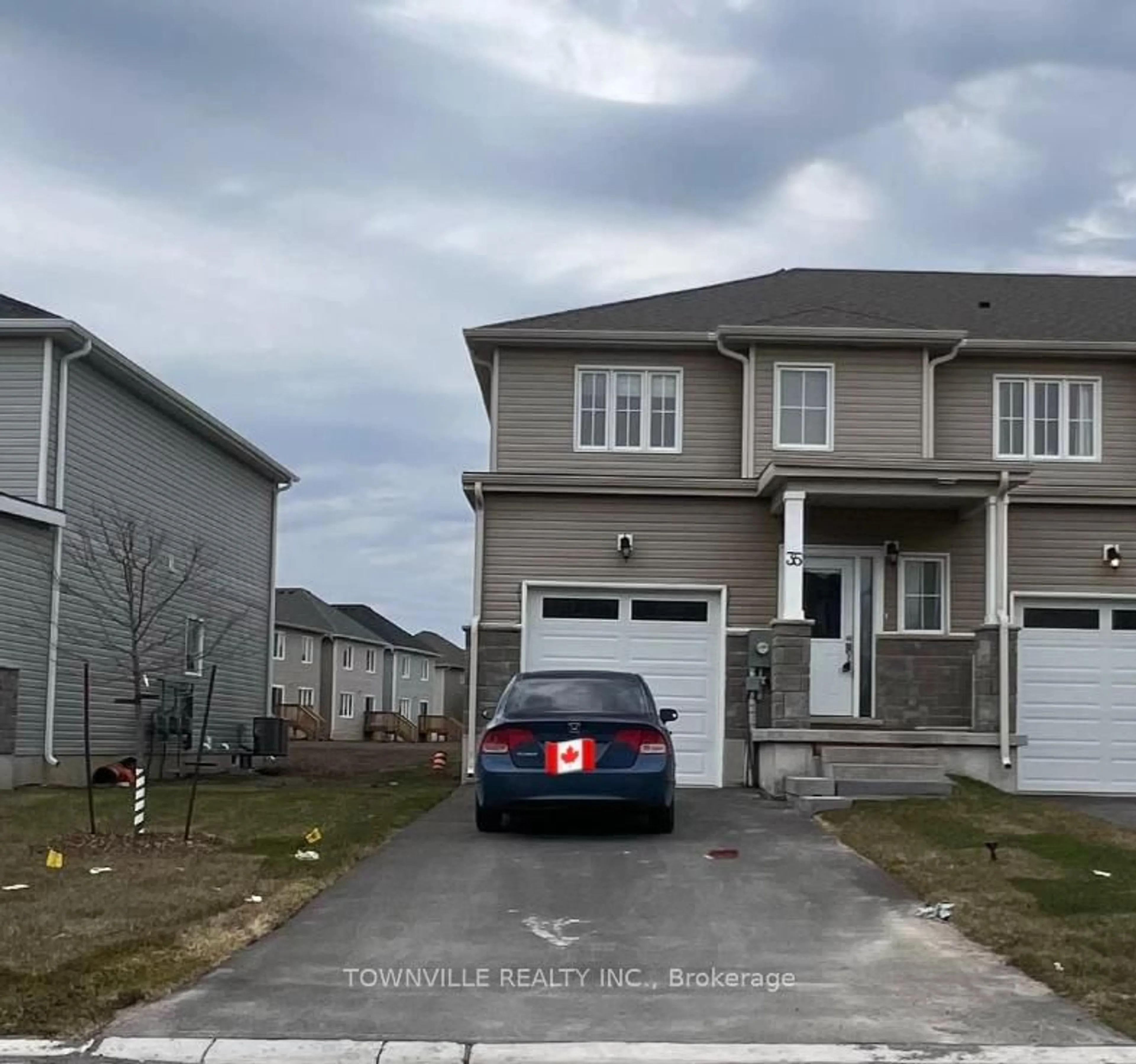 Home with vinyl exterior material, street for 35 Lincoln Dr, Belleville Ontario K8N 0T7