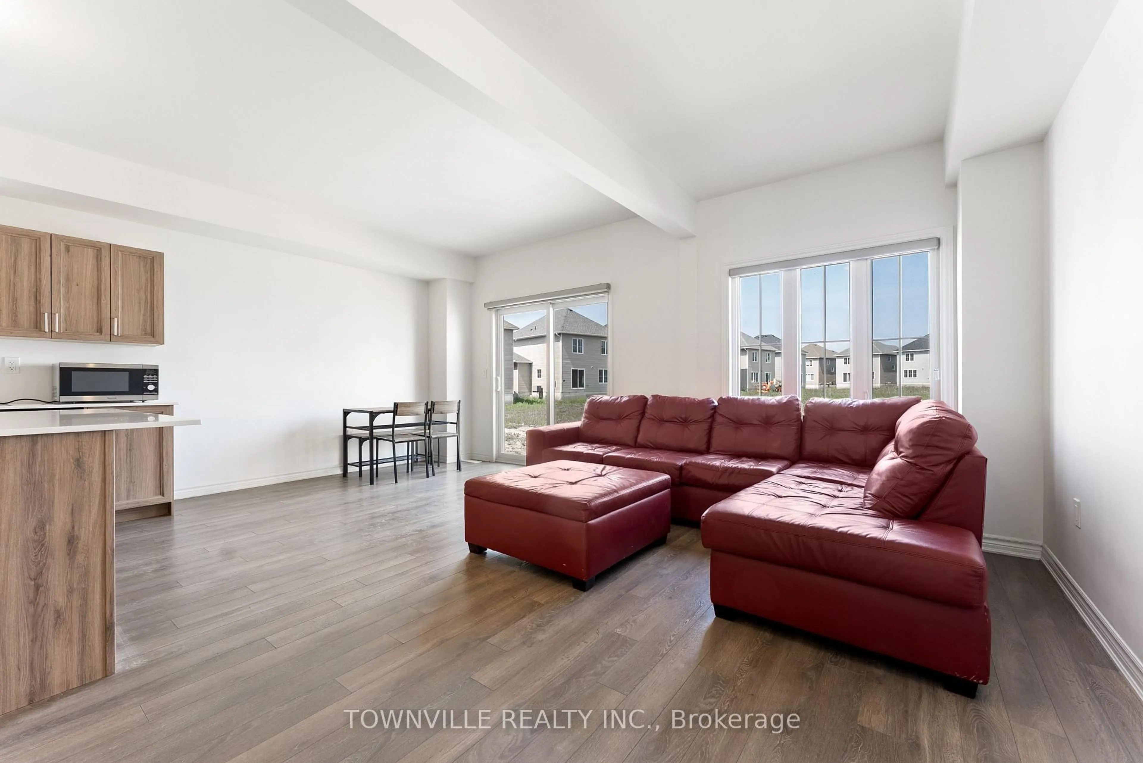 Living room with furniture, unknown for 35 Lincoln Dr, Belleville Ontario K8N 0T7