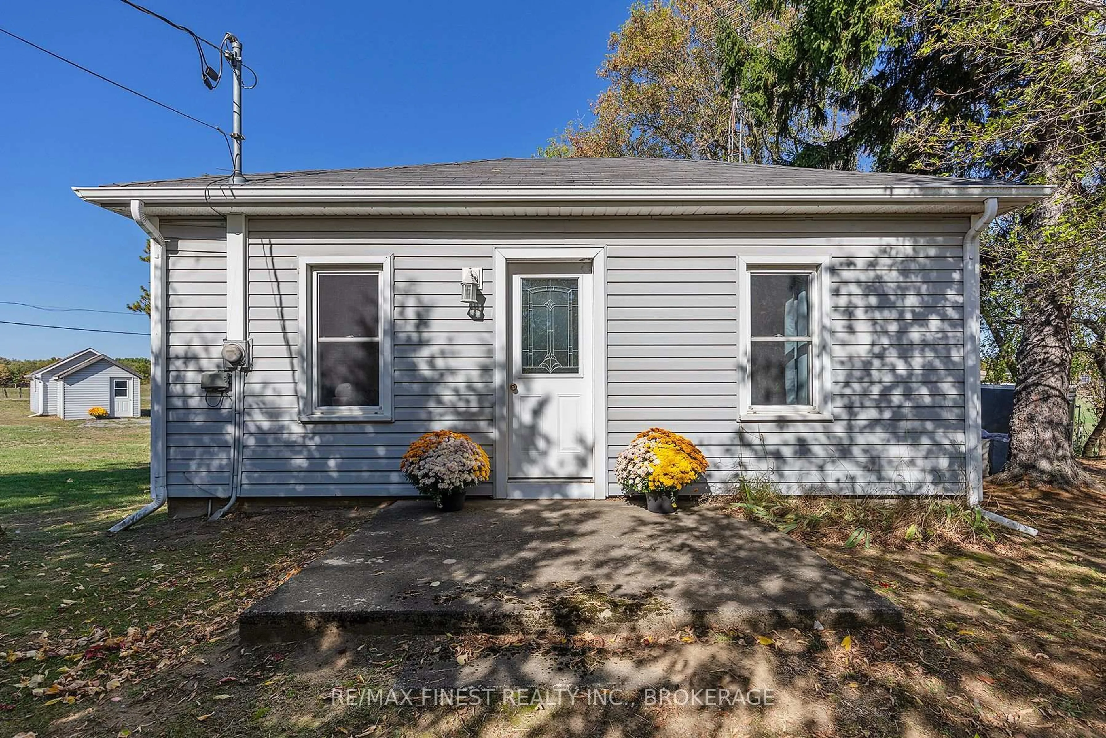 Home with vinyl exterior material, street for 1018 Oak Flats Rd, Godfrey Ontario K0H 1T0