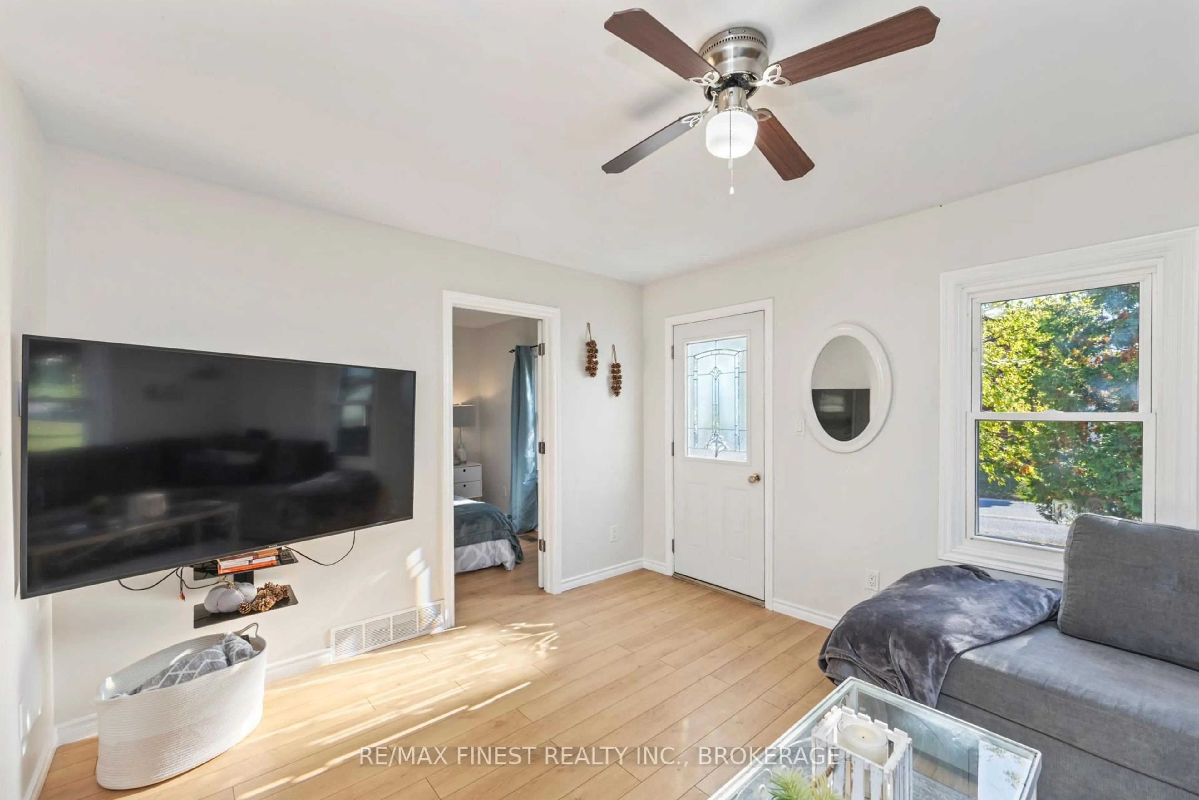 Unknown for 1018 Oak Flats Rd, Godfrey Ontario K0H 1T0