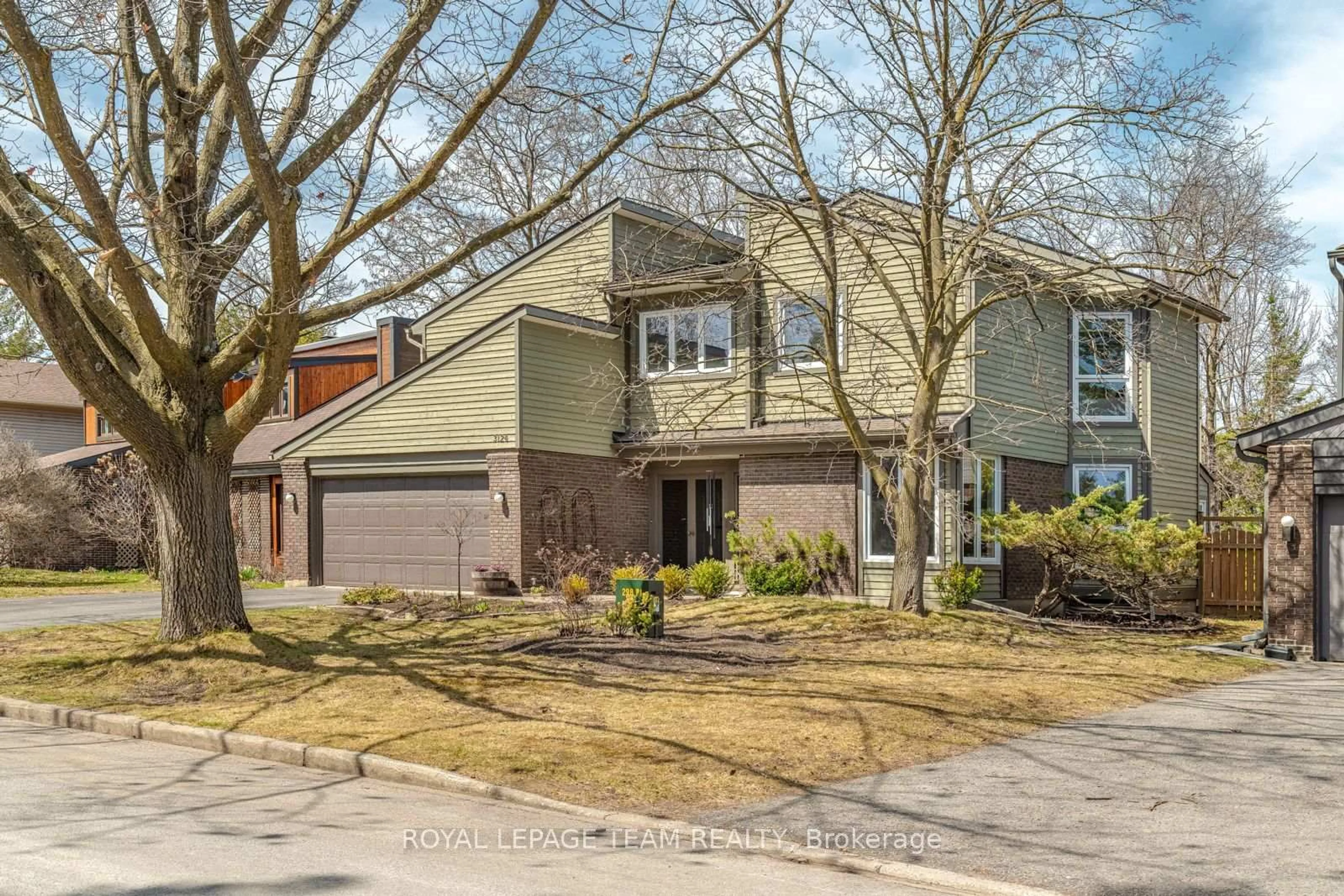 Home with brick exterior material, street for 3124 Quesnel Dr, Ottawa Ontario K1V 7E6