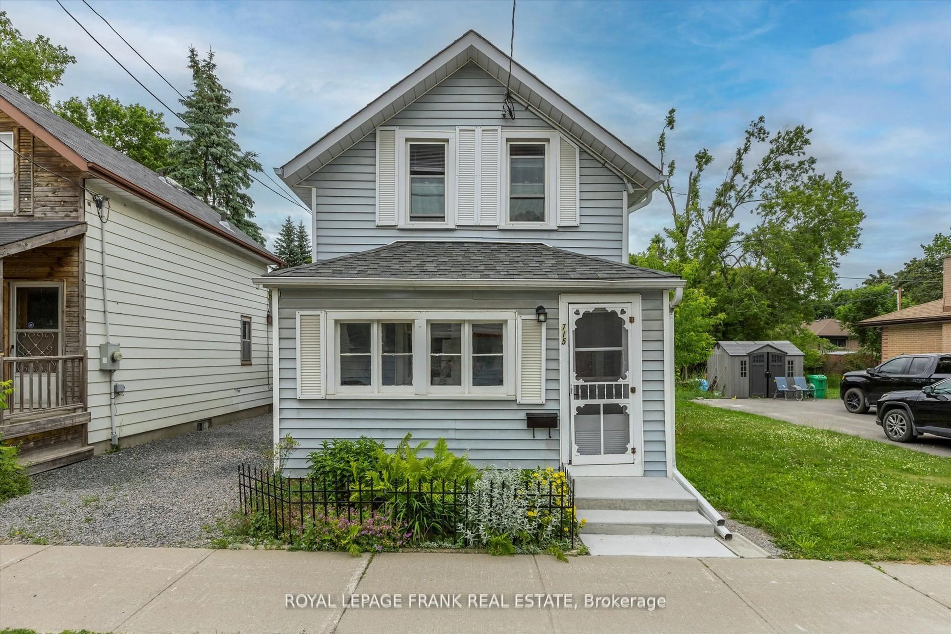 Home with vinyl exterior material, street for 715 Chamberlain St, Peterborough Ontario K9J 4M2