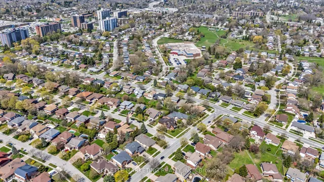 2 Deer Valley Cres, London South 5