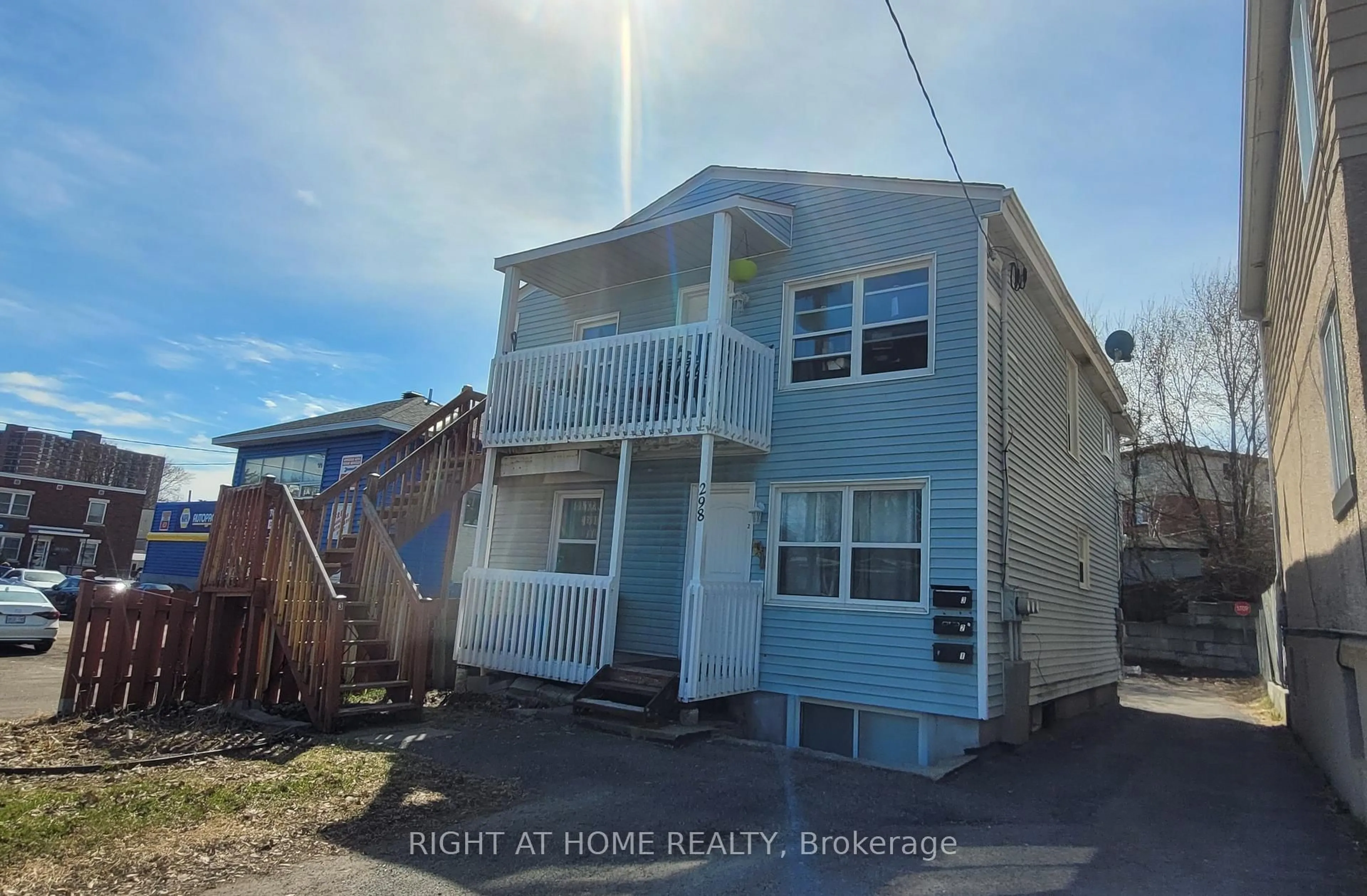 Unknown for 298 Montfort St, Ottawa Ontario K1L 5N6