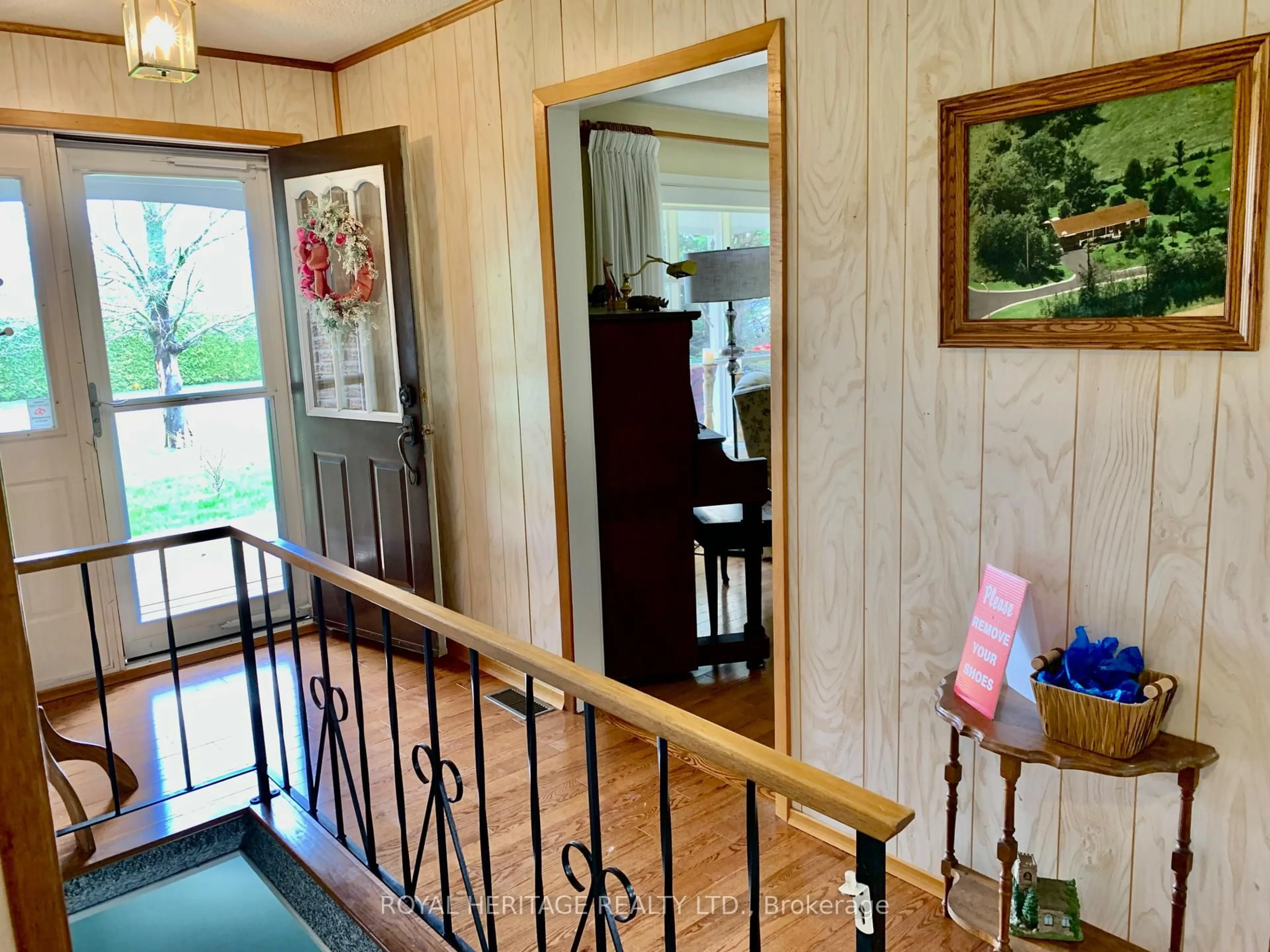 Indoor foyer for 31 West St, Trent Hills Ontario K0K 3K0