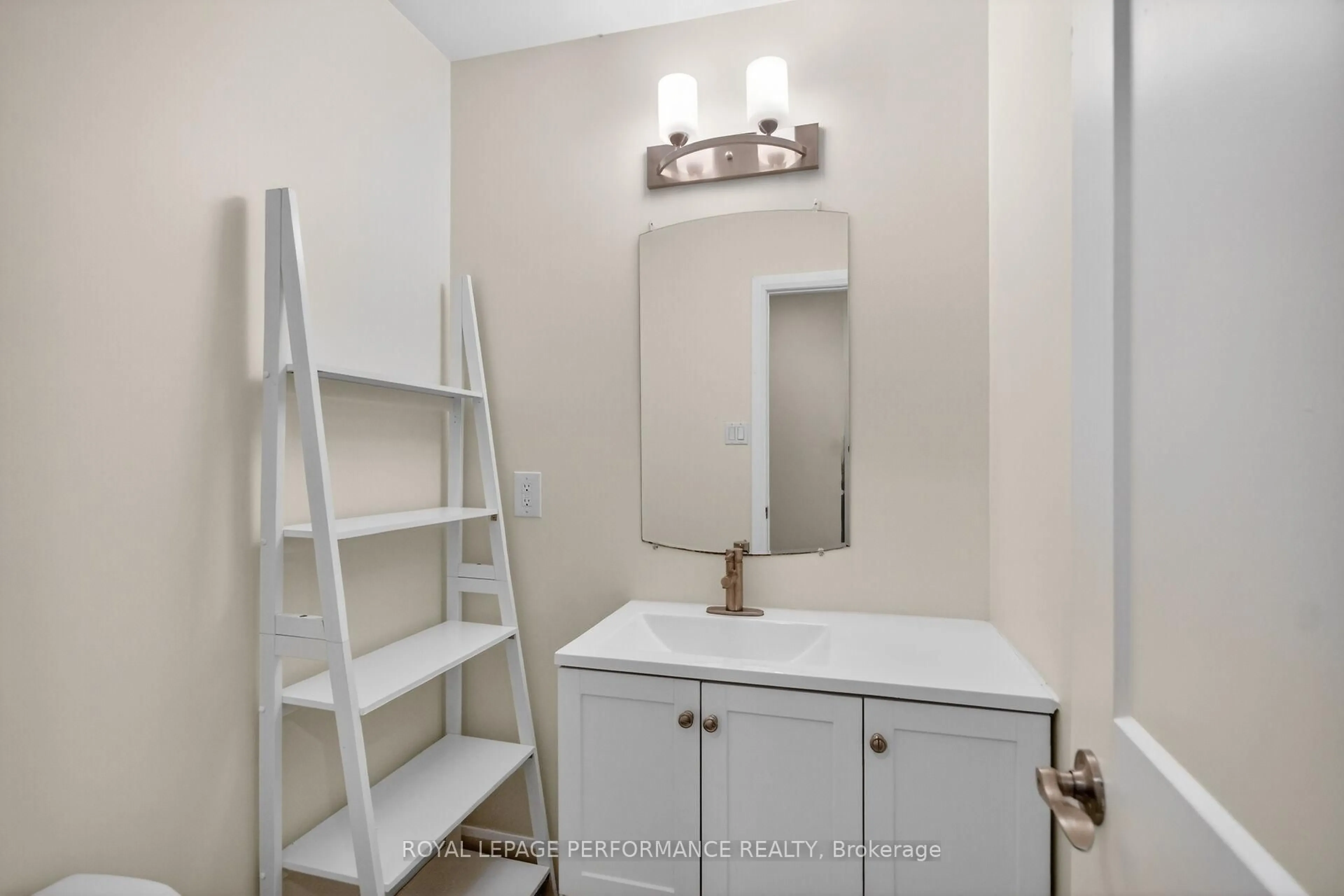 Standard bathroom, ceramic/tile floor for 34 Dignard St, Russell Ontario K0A 1W1
