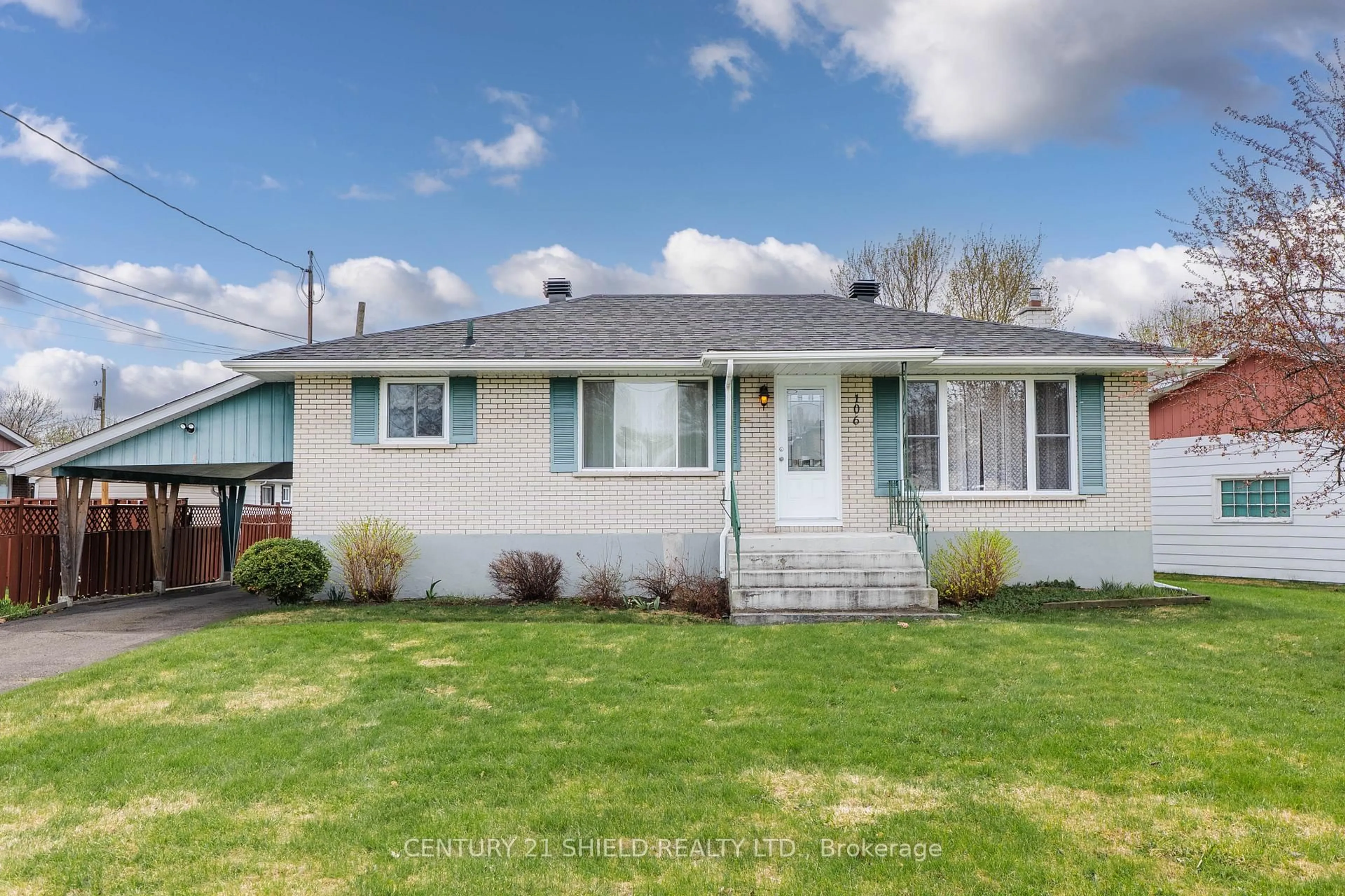 Home with vinyl exterior material, street for 106 Robert St, Cornwall Ontario K6J 3C1