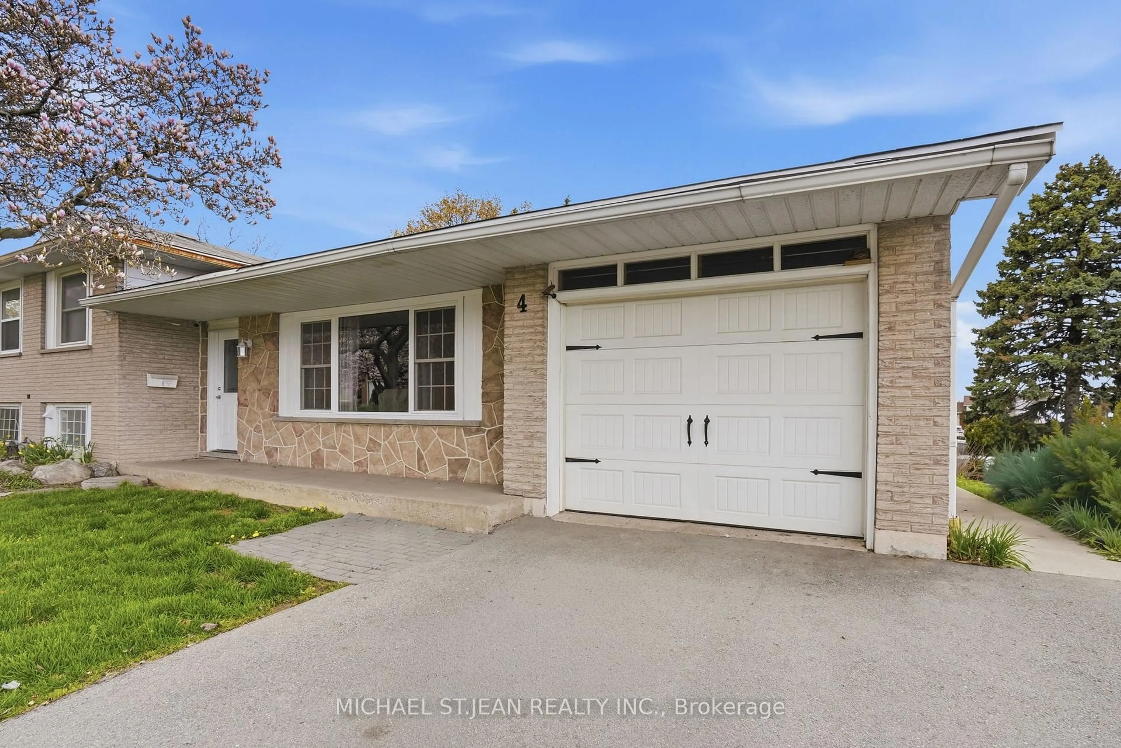 Unknown for 4 Clifton Downs Rd, Hamilton Ontario L9C 2P2