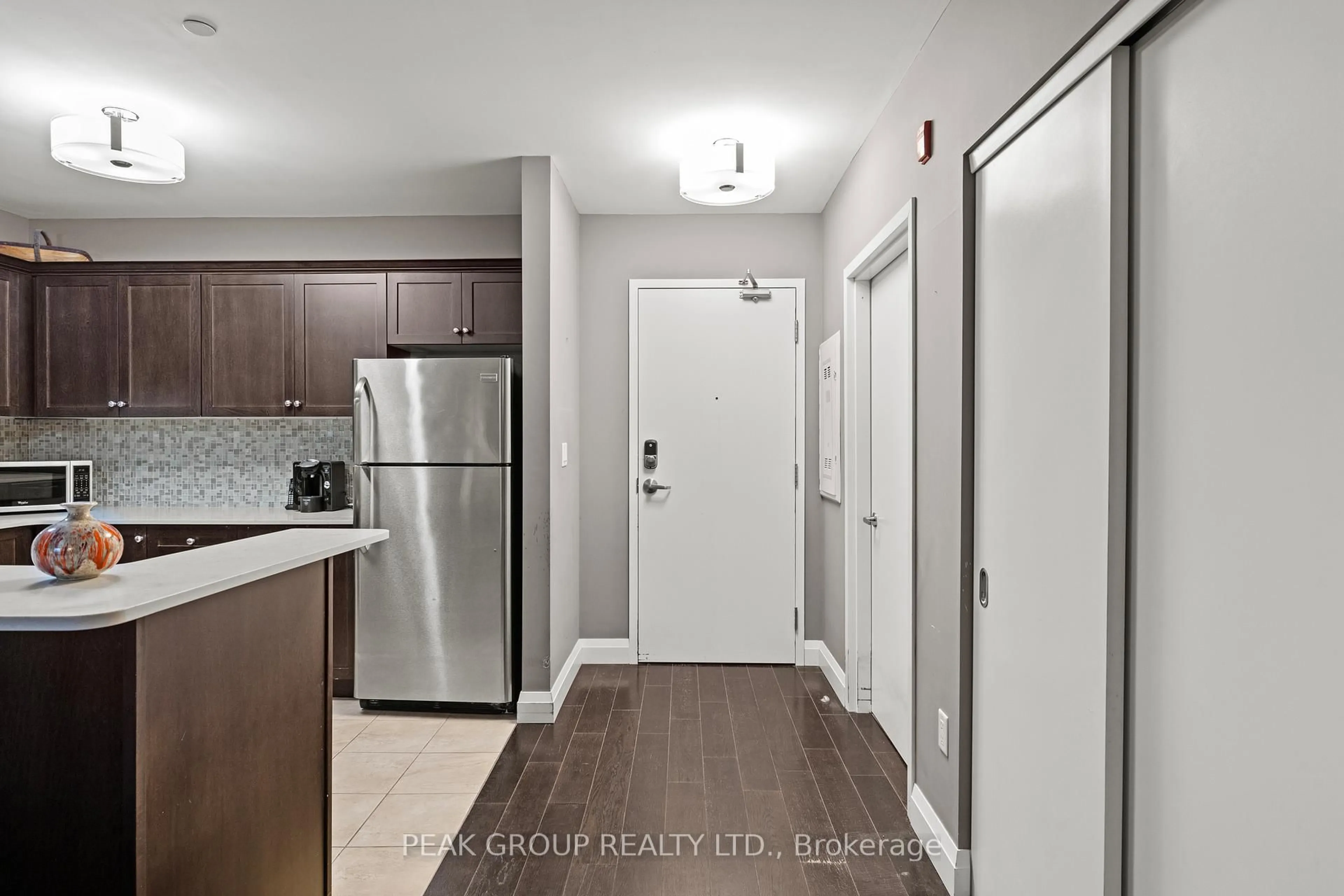 Standard kitchen, unknown for 26 Wellington St #106, St. Catharines Ontario L2R 5P8
