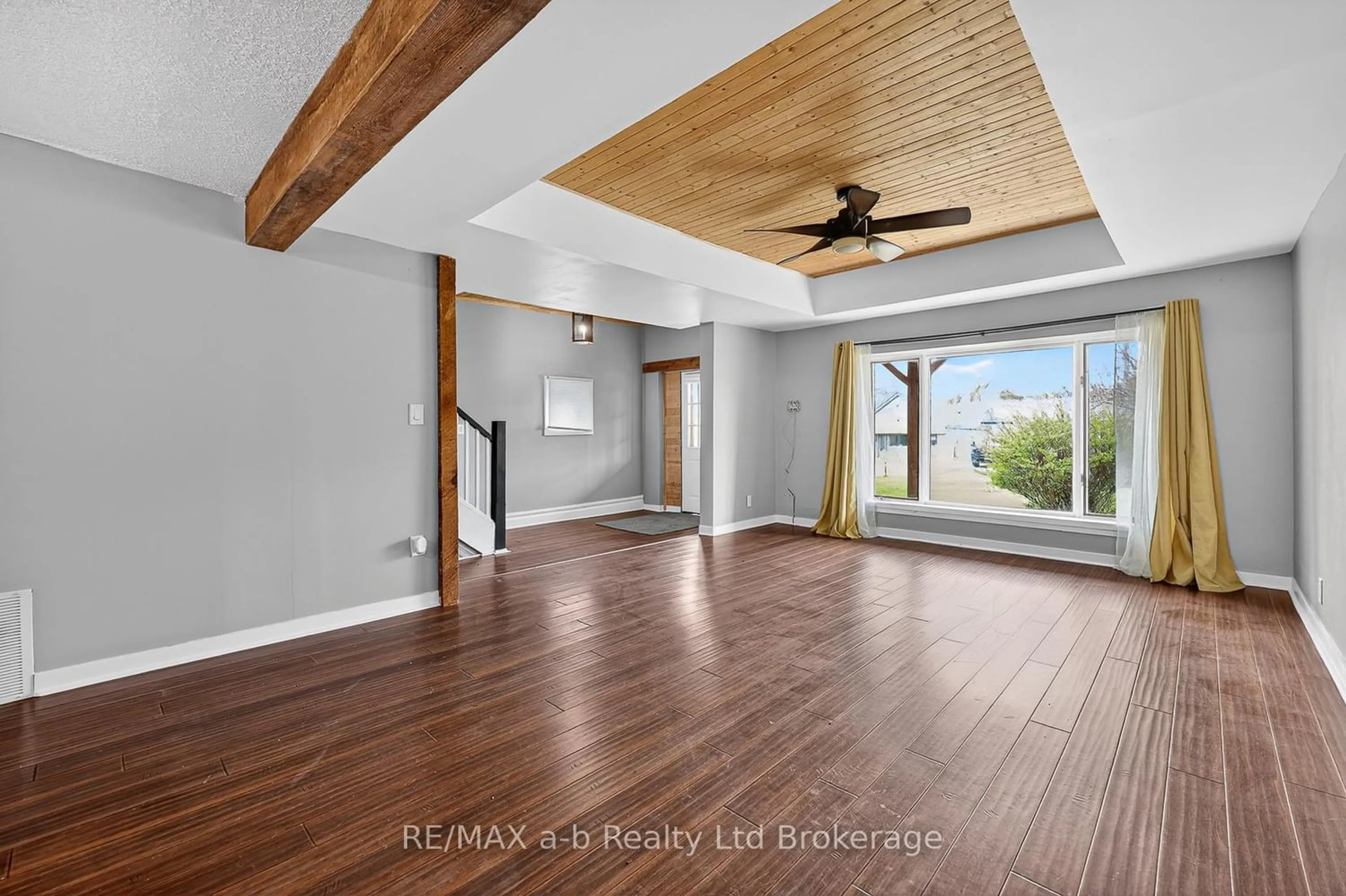 Indoor entryway for 111 Commissioner St, Zorra Ontario N0J 1J0