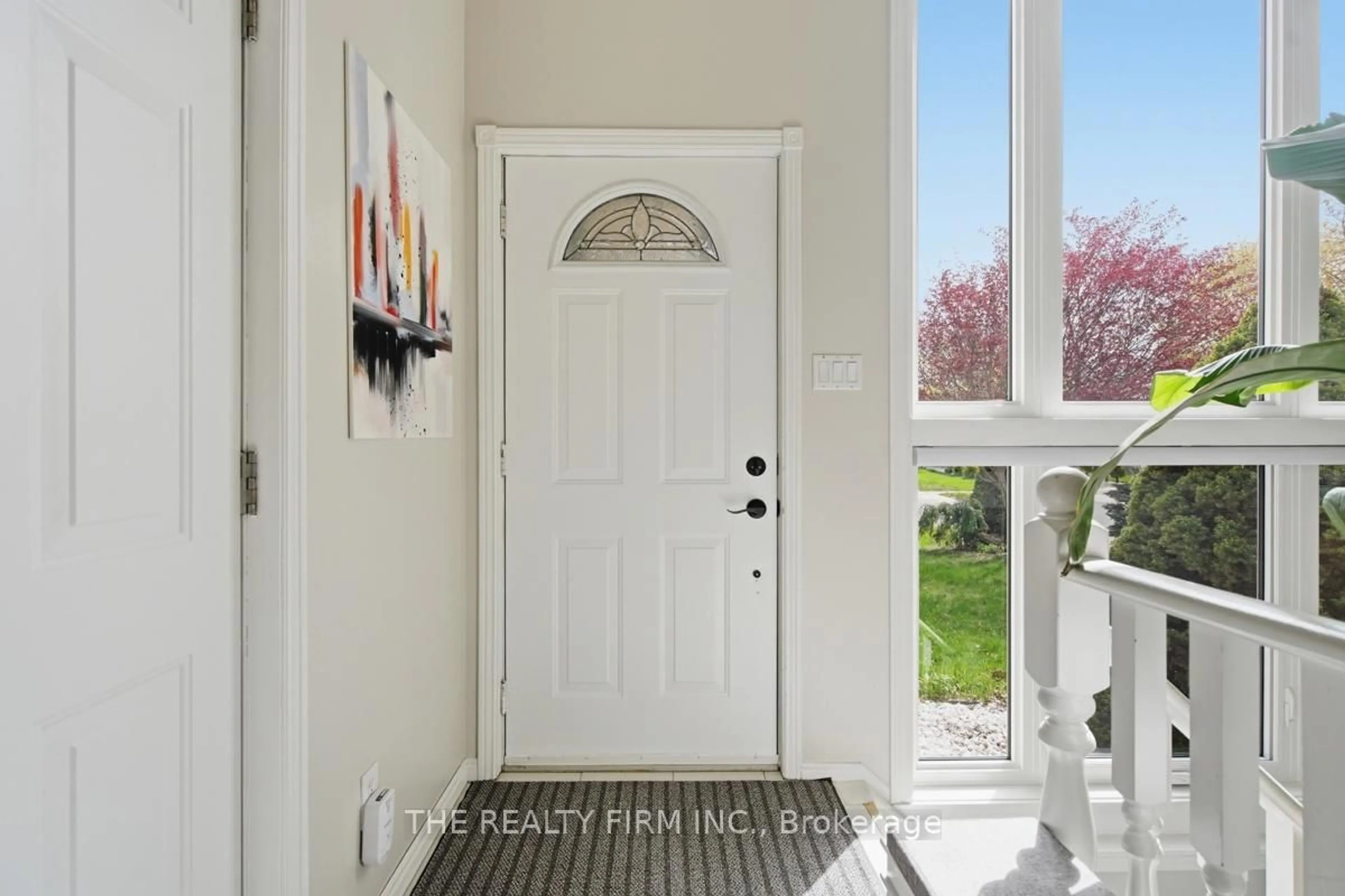Indoor entryway for 320 Brookhaven Pl, London East Ontario N5Y 5N4