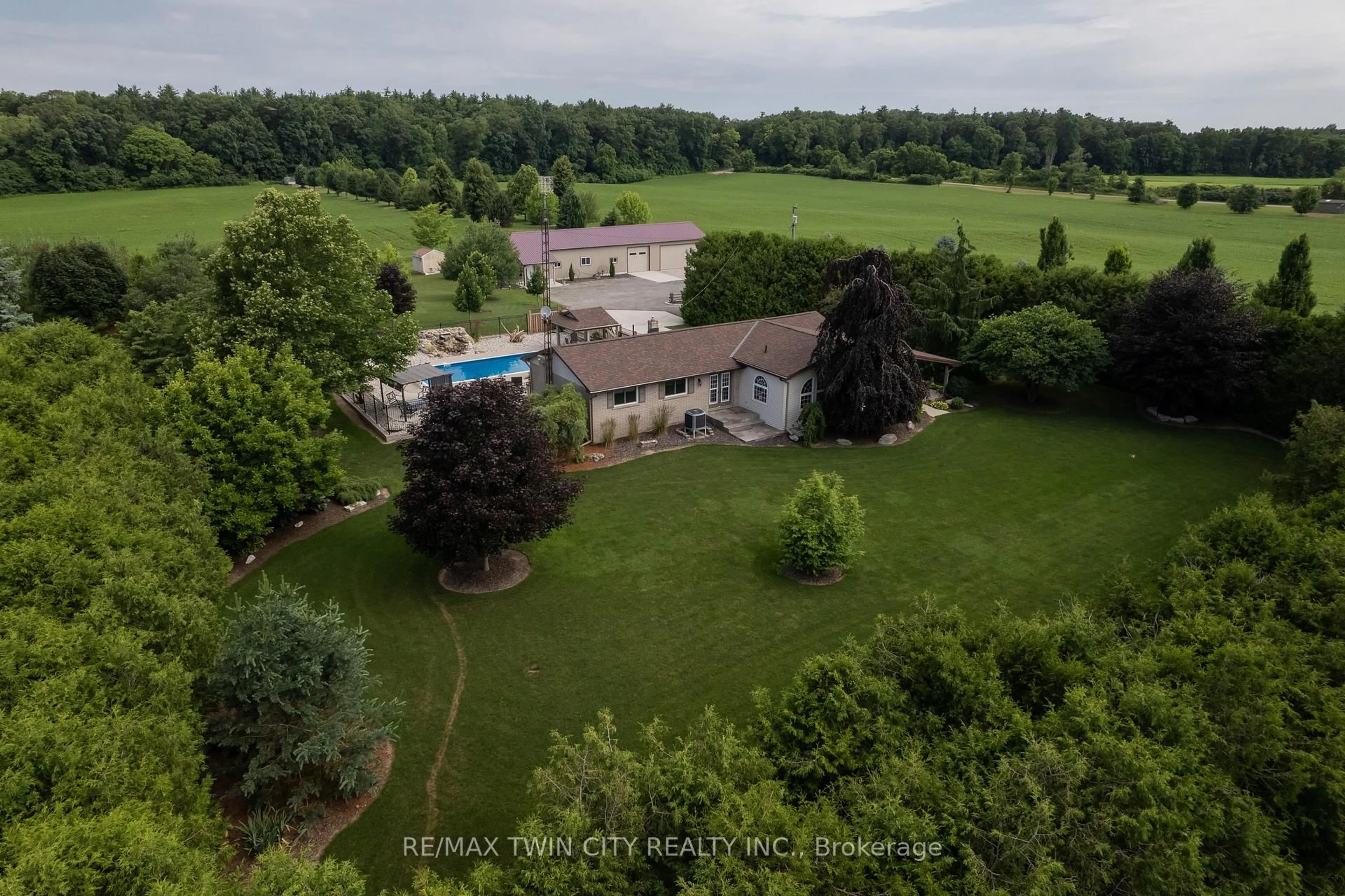 A pic from outside/outdoor area/front of a property/back of a property/a pic from drone, unknown for 1409 Charlotteville Rd. 5, Norfolk Ontario N3Y 4K1