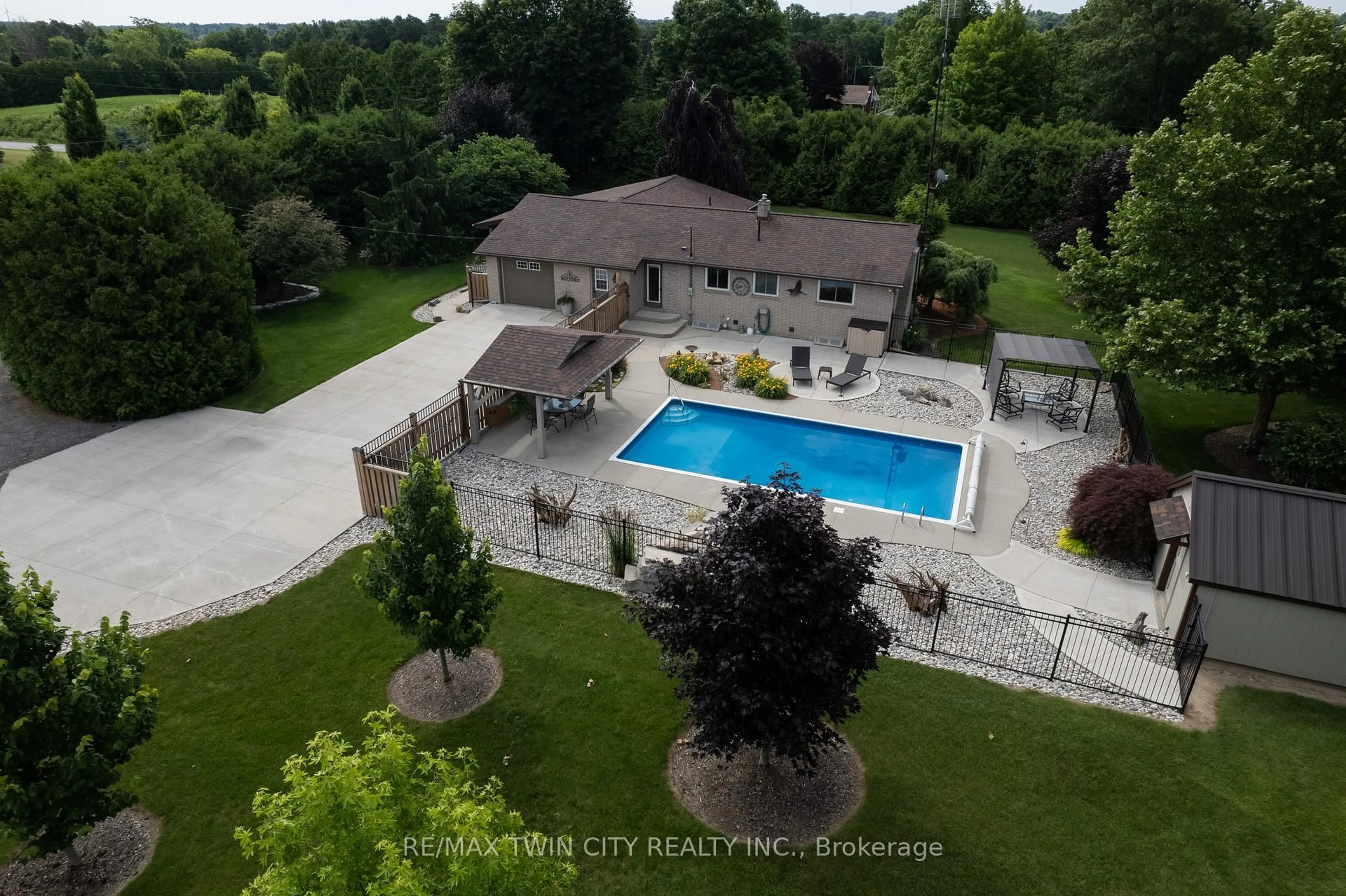 A pic from outside/outdoor area/front of a property/back of a property/a pic from drone, unknown for 1409 Charlotteville Rd. 5, Norfolk Ontario N3Y 4K1