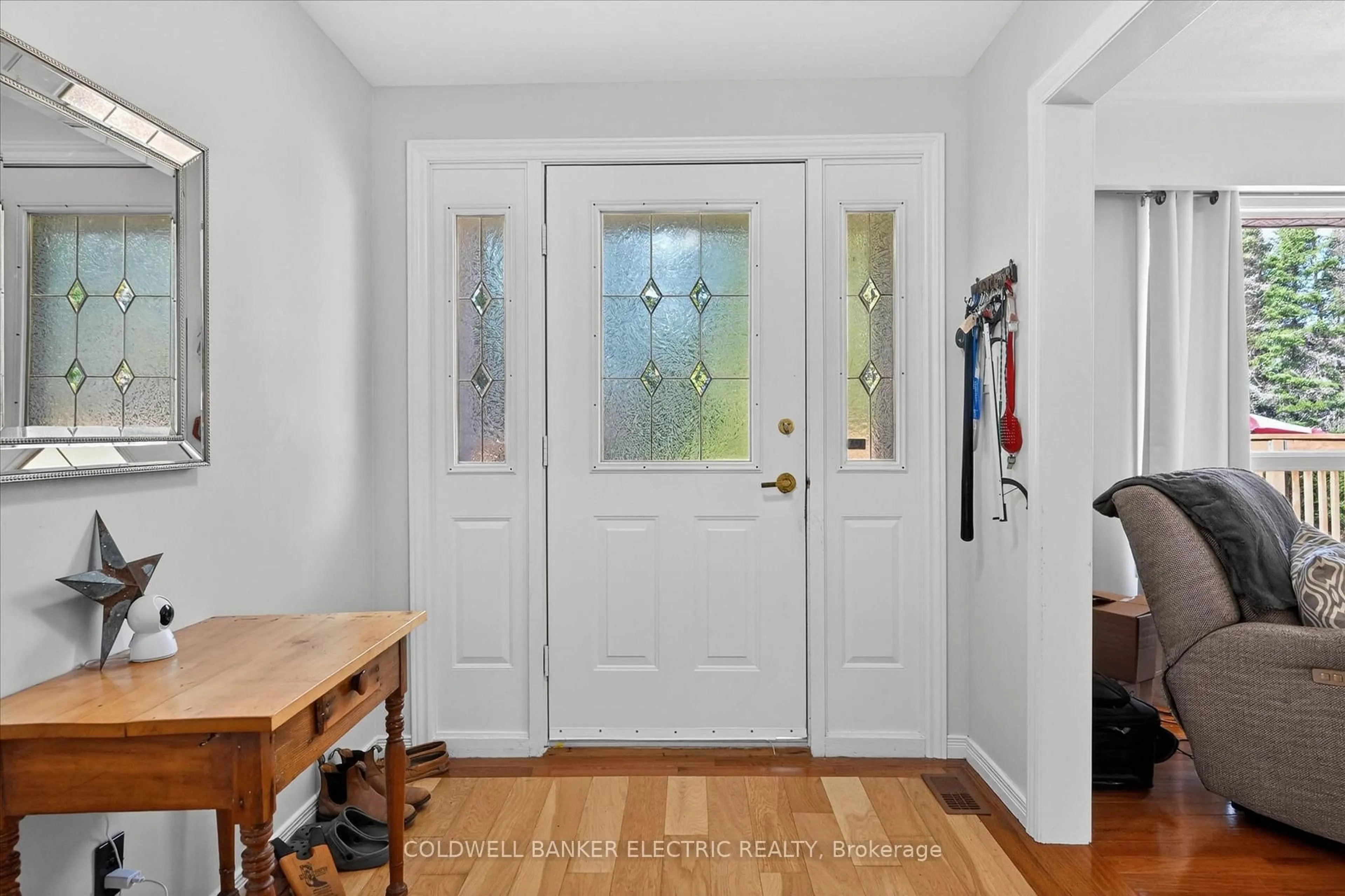 Indoor entryway for 517 2nd Line Belmont, Havelock-Belmont-Methuen Ontario K0L 1Z0