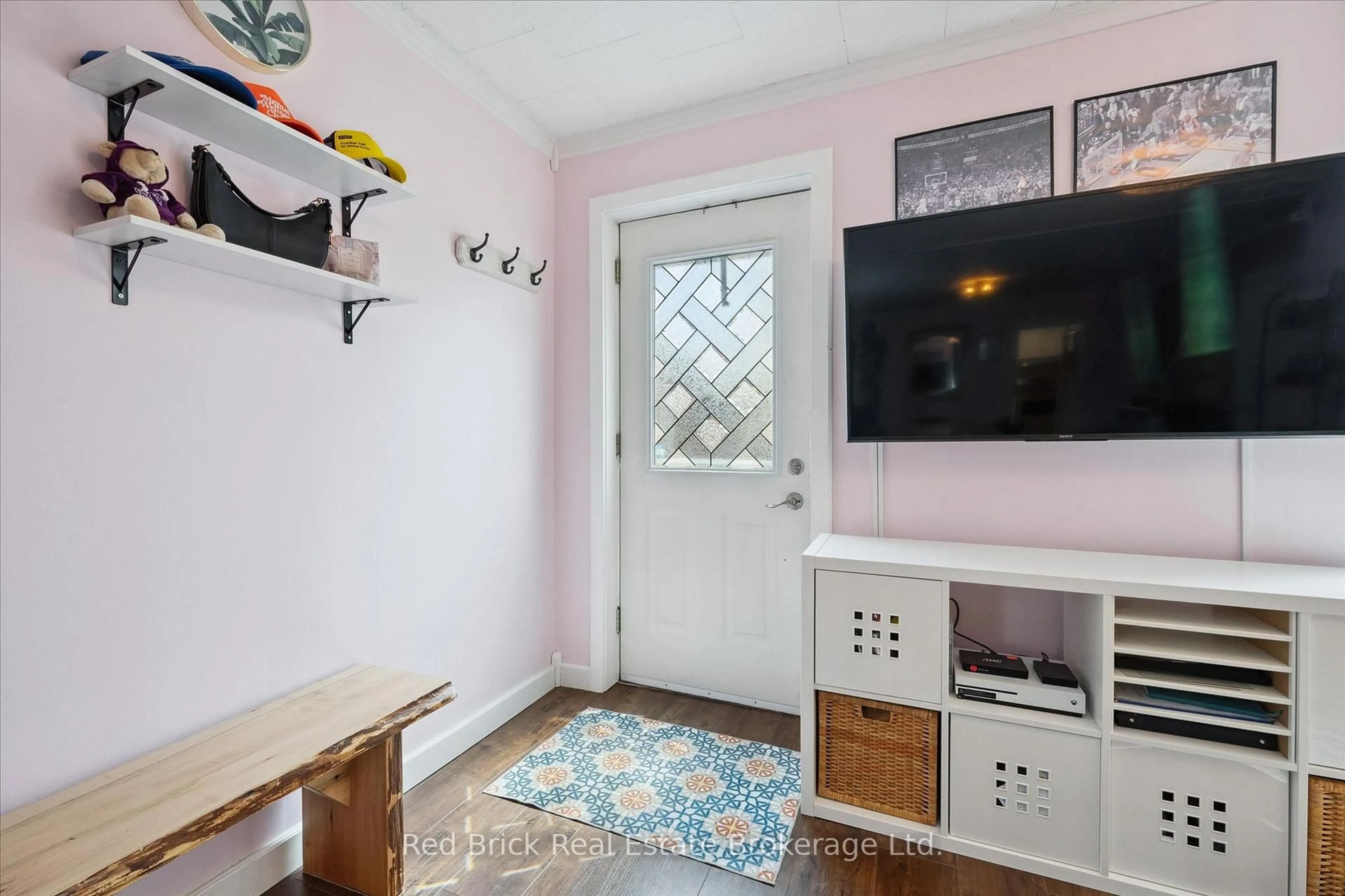 Indoor entryway for 35 Inkerman St, Guelph Ontario N1H 3C6