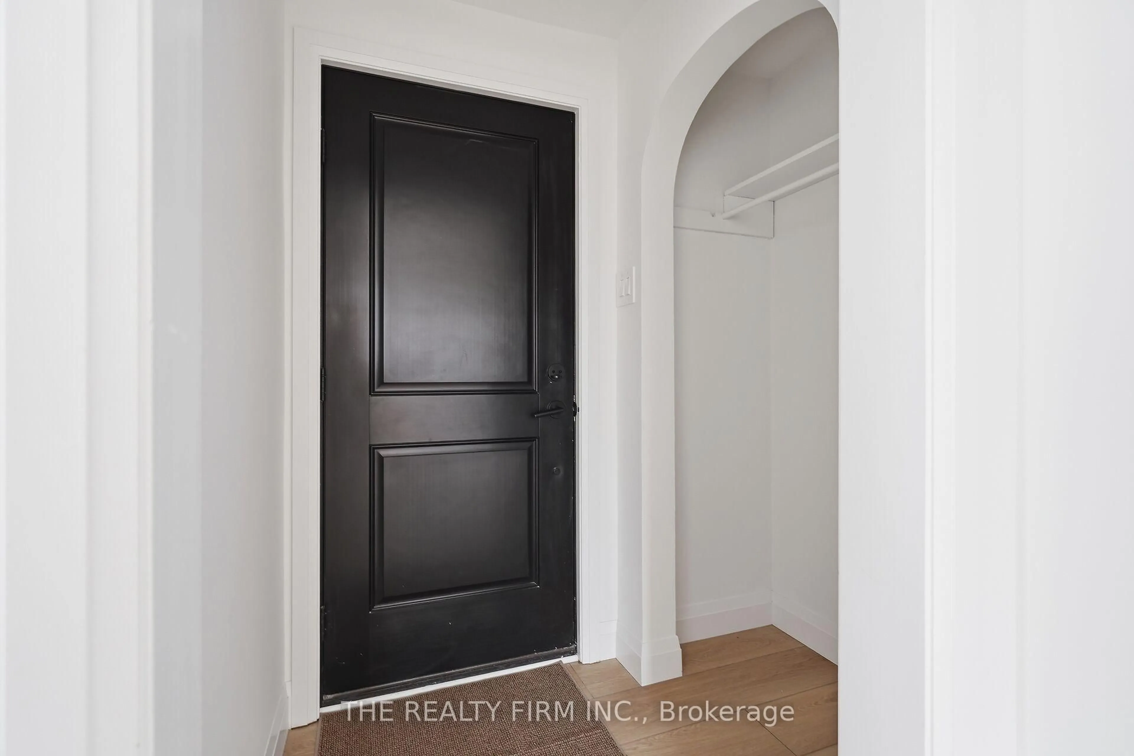 Indoor entryway for 44 David St, London South Ontario N6P 1B3