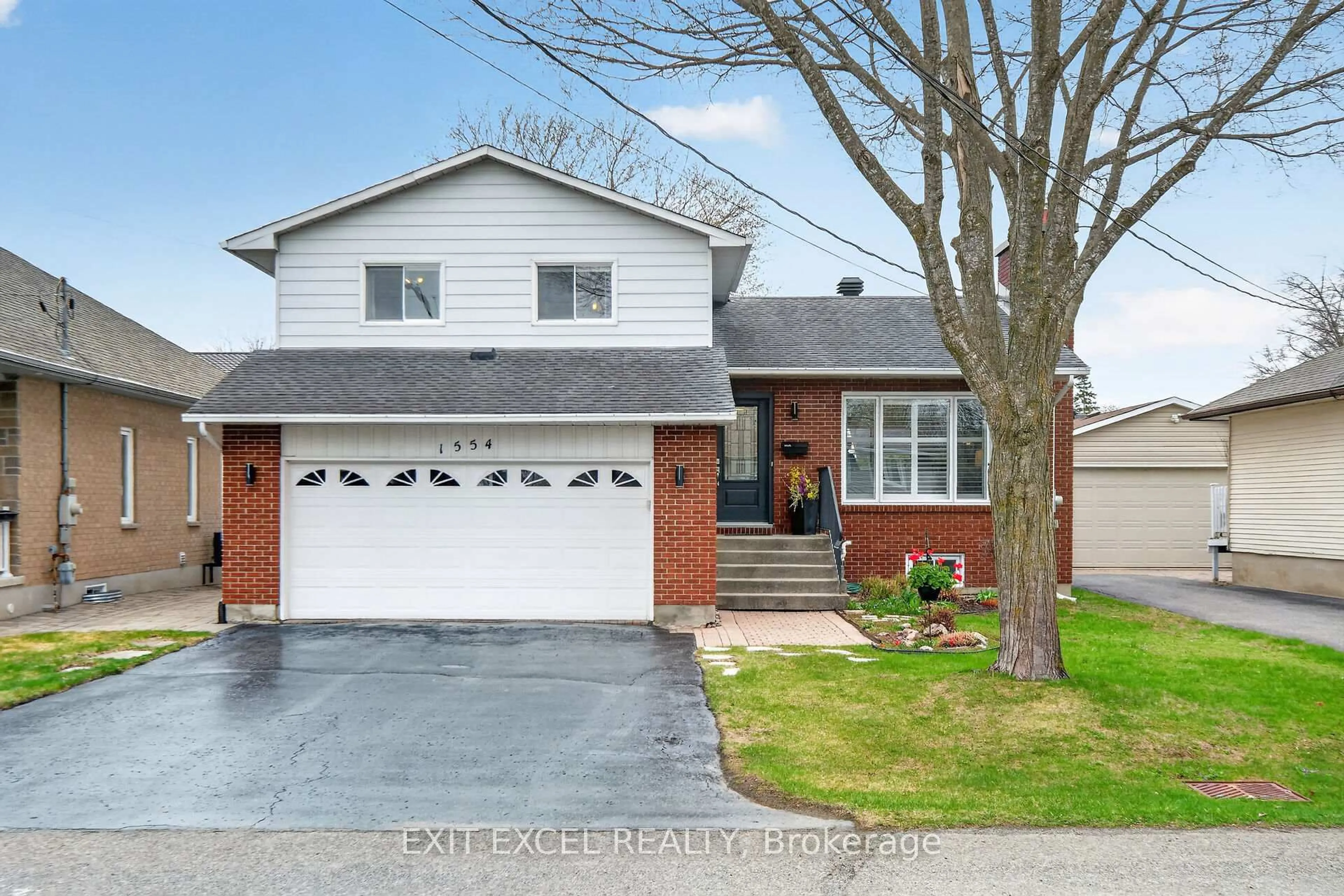 Home with brick exterior material, street for 1554 Rosebella Ave, Ottawa Ontario K1T 1E8