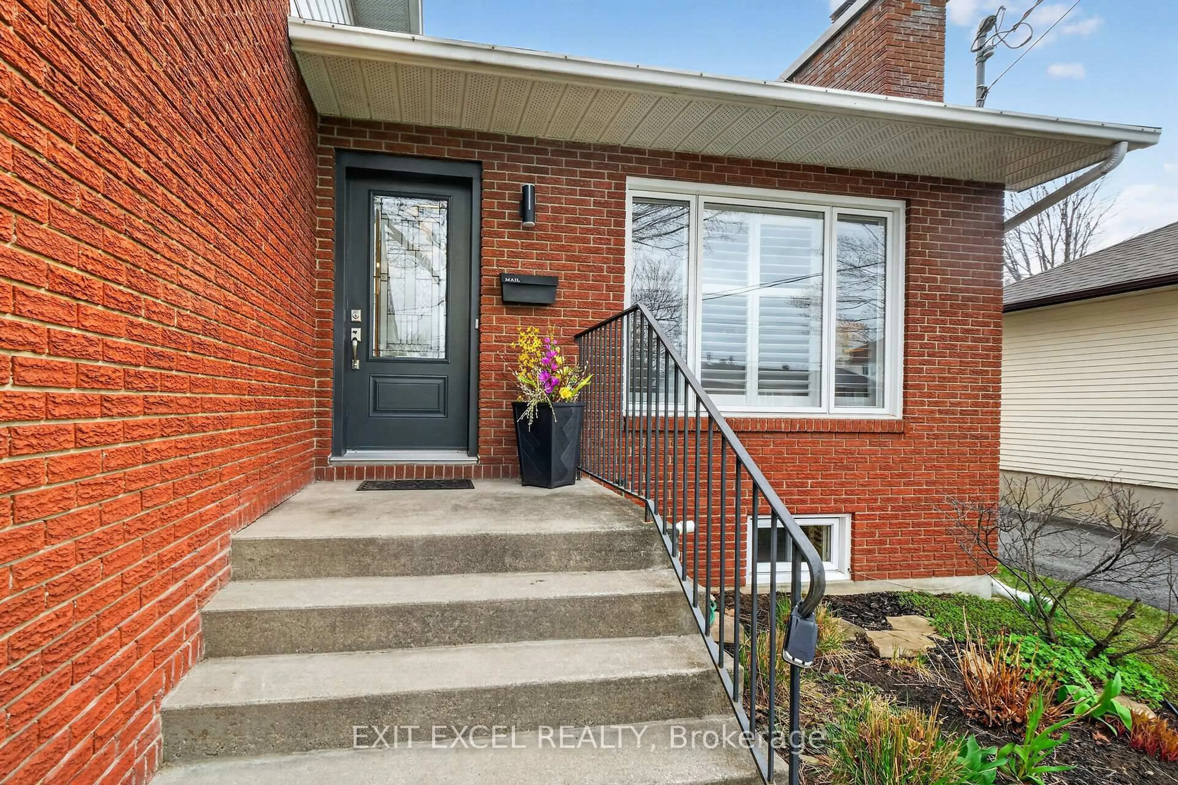 Home with brick exterior material, street for 1554 Rosebella Ave, Ottawa Ontario K1T 1E8