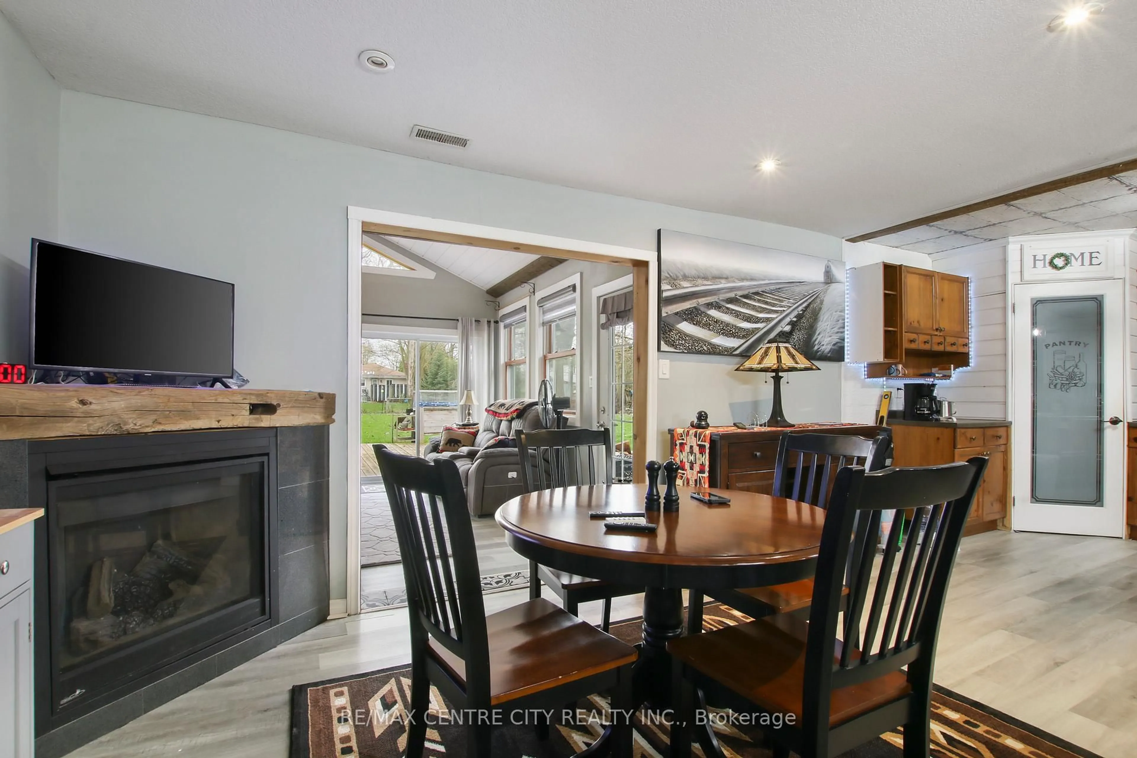 Unknown for 129 Duchess Ave, Lucan Biddulph Ontario N0M 2J0