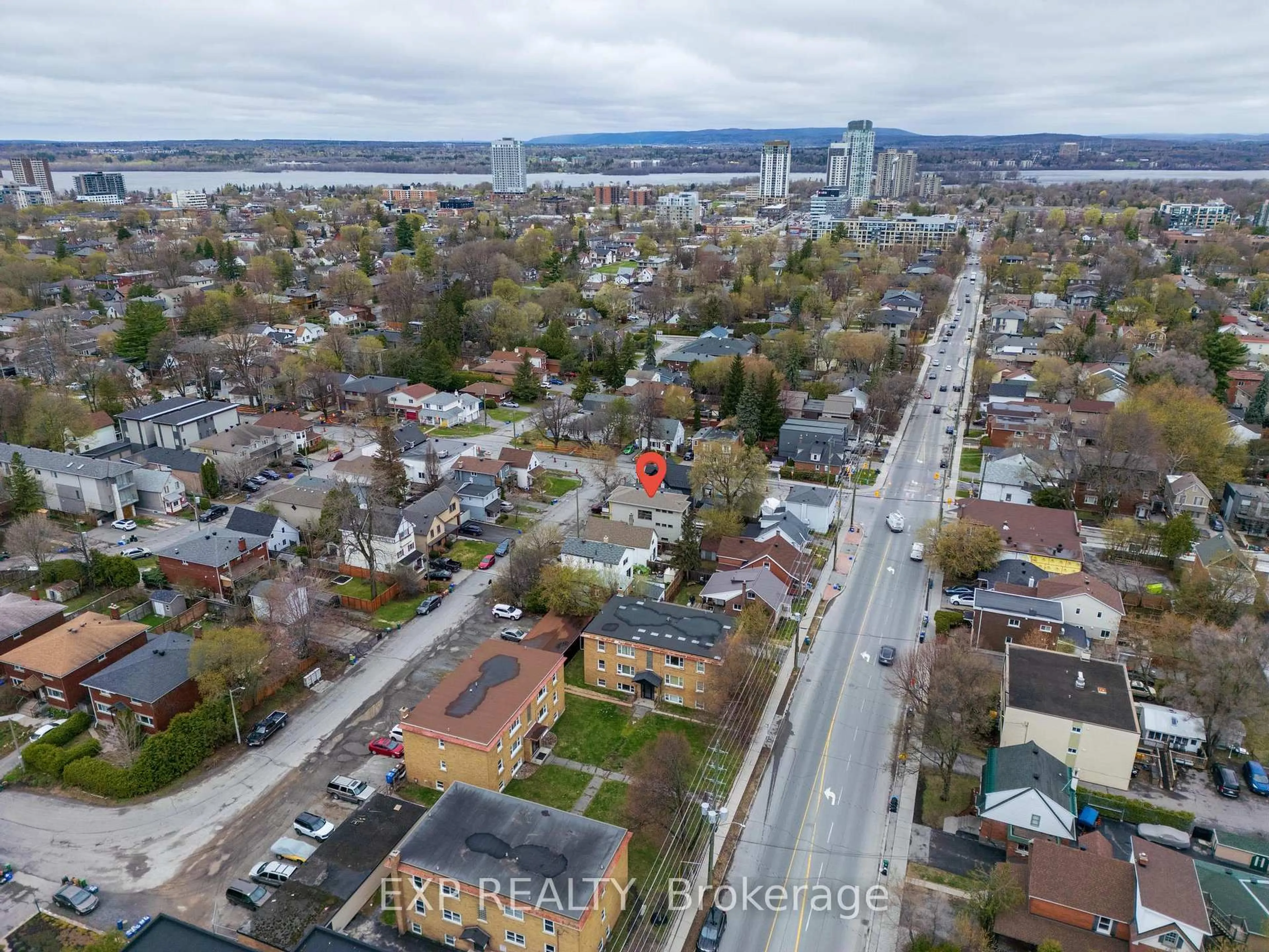 A pic from outside/outdoor area/front of a property/back of a property/a pic from drone, city buildings view from balcony for 162 Westhaven Cres, Ottawa Ontario K1Z 7G3