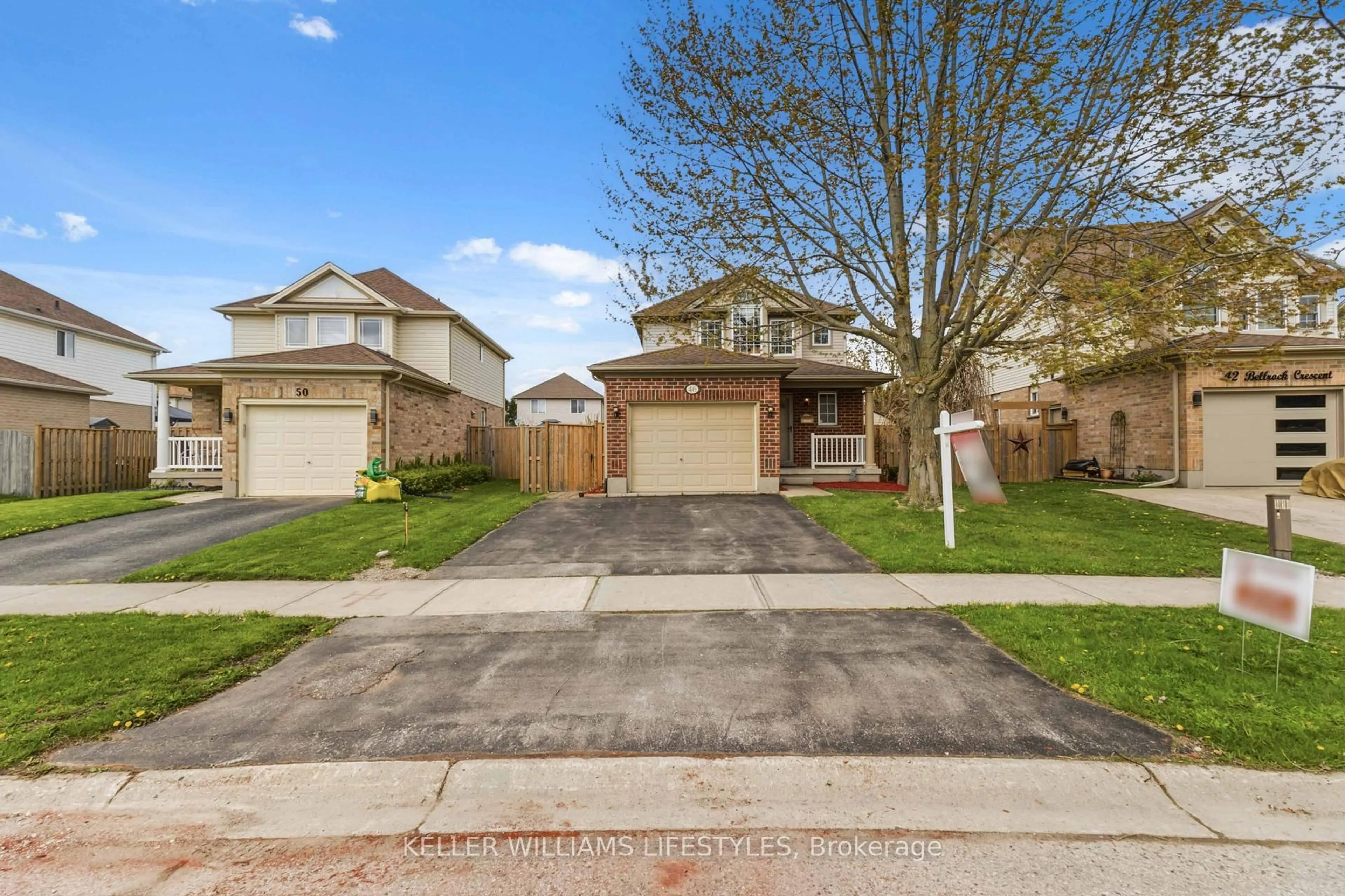 A pic from outside/outdoor area/front of a property/back of a property/a pic from drone, street for 46 Bellrock Cres, London East Ontario N5V 4M6