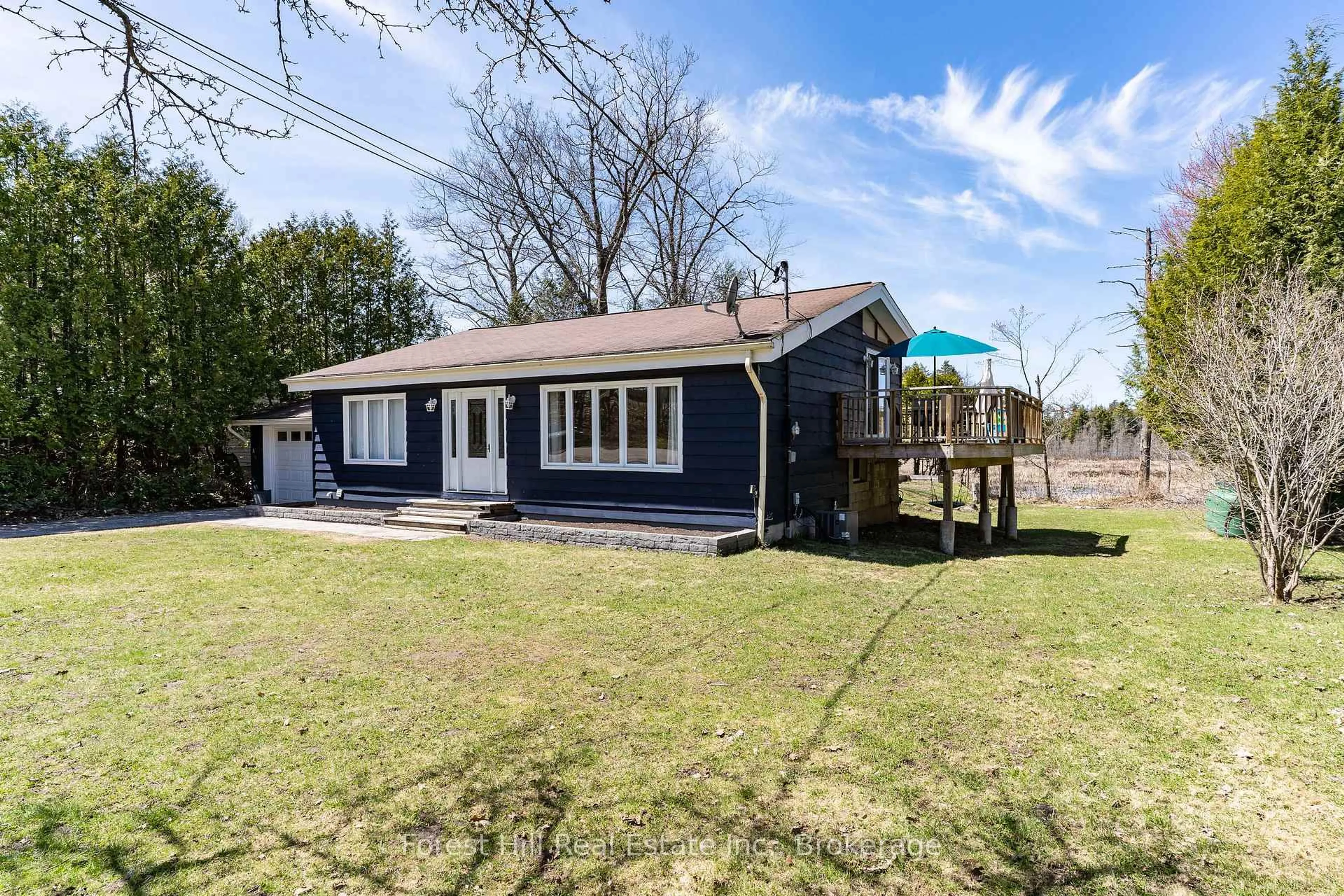 A pic from outside/outdoor area/front of a property/back of a property/a pic from drone, street for 1022 Burgess Ave, Muskoka Lakes Ontario P0C 1A0