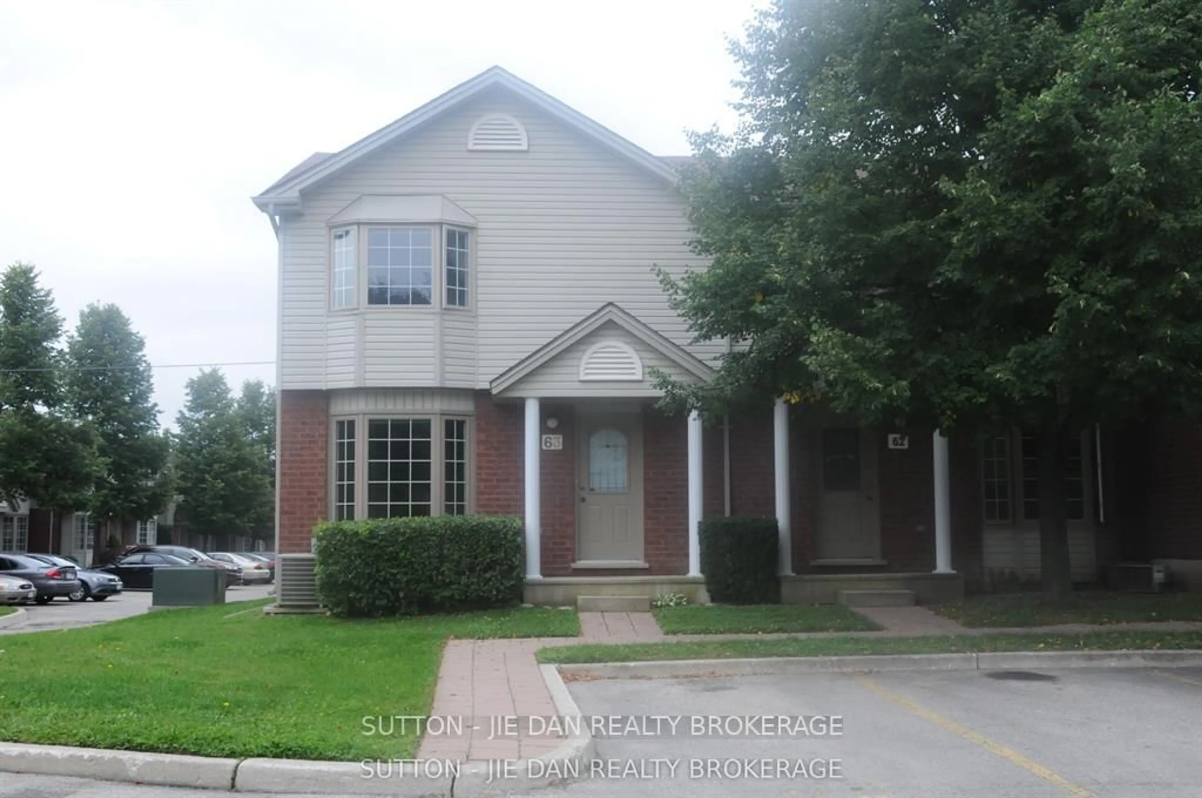 Home with brick exterior material, street for 70 CHAPMAN Crt #63, London North Ontario N6G 4Z9